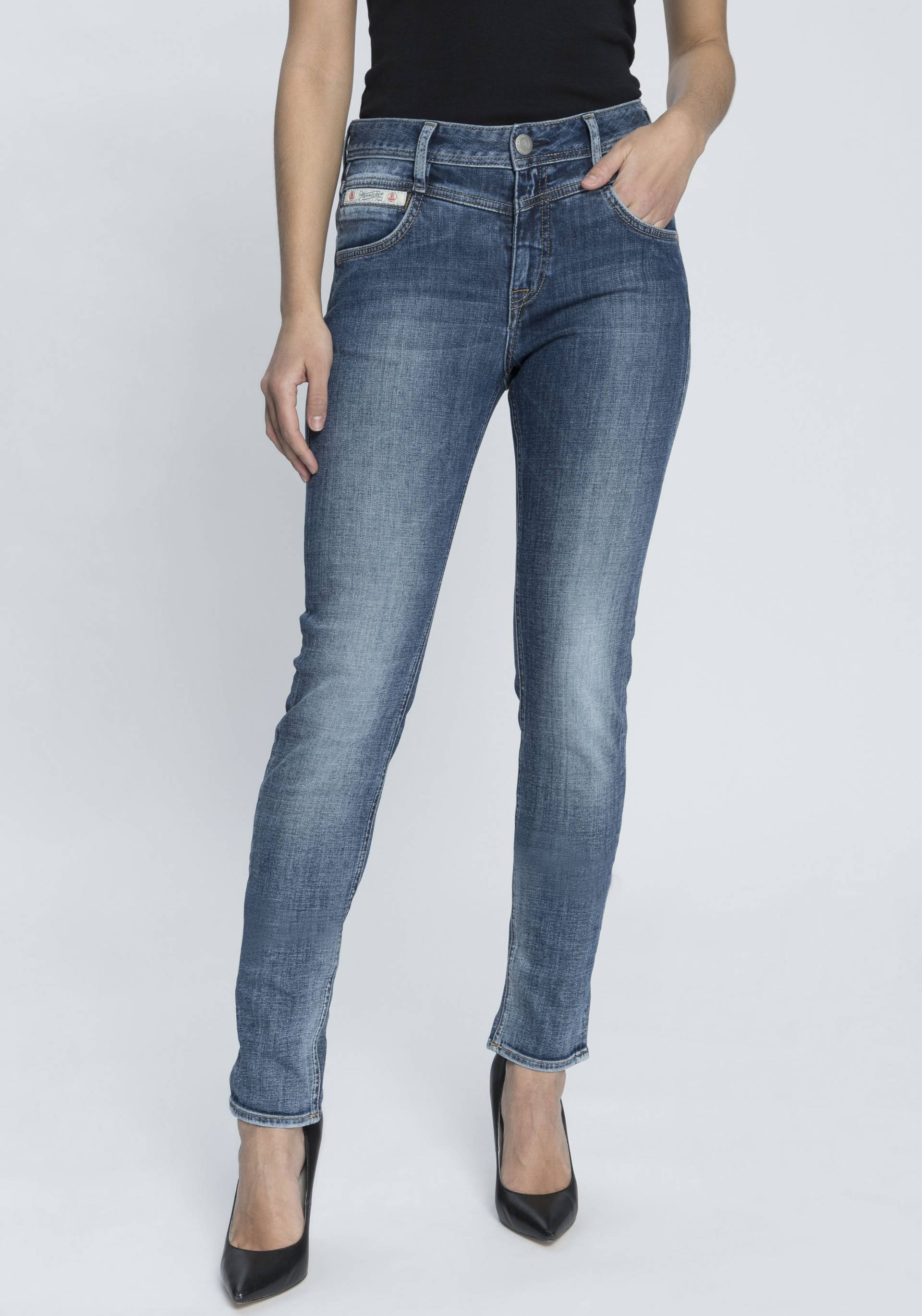 Herrlicher Slim-fit-Jeans »PEPPY SLIM RECYCLED DENIM«, Normal Waist Recycled Polyester von Herrlicher
