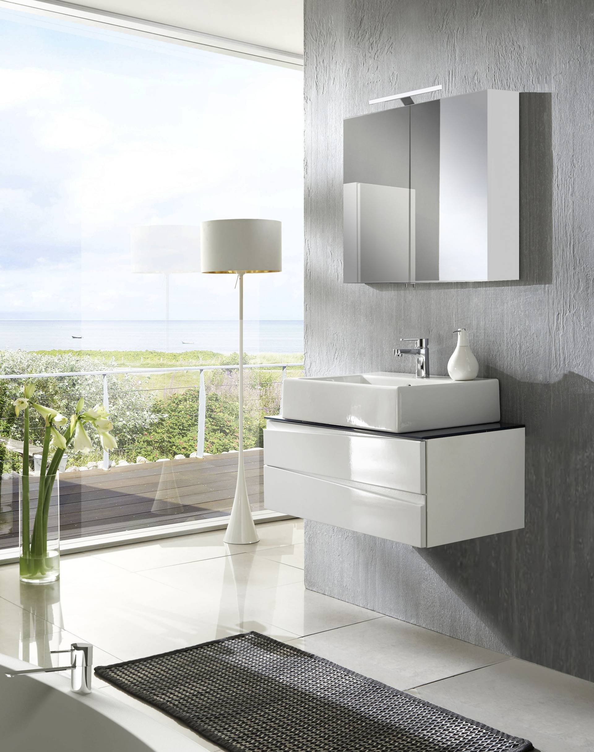 Homexperts Waschbeckenunterschrank »Sharpcut«, in Hochglanz weiss mit Grifffräsung und Glasplatte, B 80, H 33, T 47 cm Homexperts Waschbeckenunterschrank »Sharpcut«, in Hochglanz weiss mit Grifffräsung und Glasplatte, B 80, H 33, T 47 cm von Homexperts