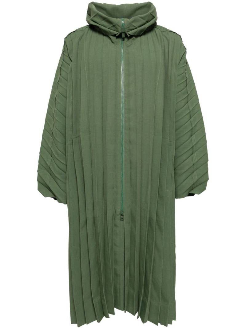 Homme Plissé Issey Miyake pleated hooded coat - Green von Homme Plissé Issey Miyake