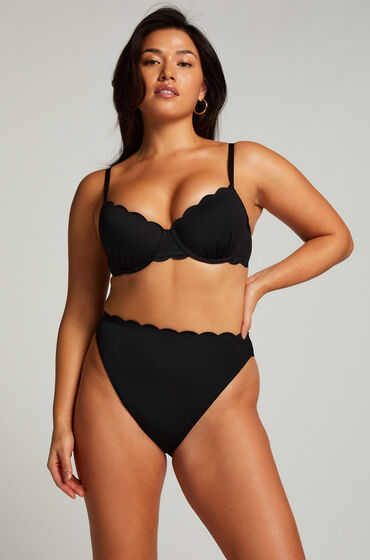 Hunkemöller Bikini-Slip mit hohem Beinausschnitt Scallop Schwarz von Hunkemöller