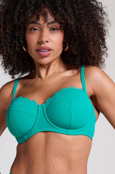 Hunkemöller Gepolstertes trägerloses Bikinioberteil mit Bügel Scallop Cup E + grün von Hunkemöller