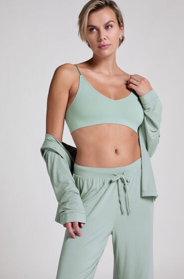 Hunkemöller Langärmelige Jersey-Jacke Essential grün Hunkemöller Langärmelige Jersey-Jacke Essential grün von Hunkemöller