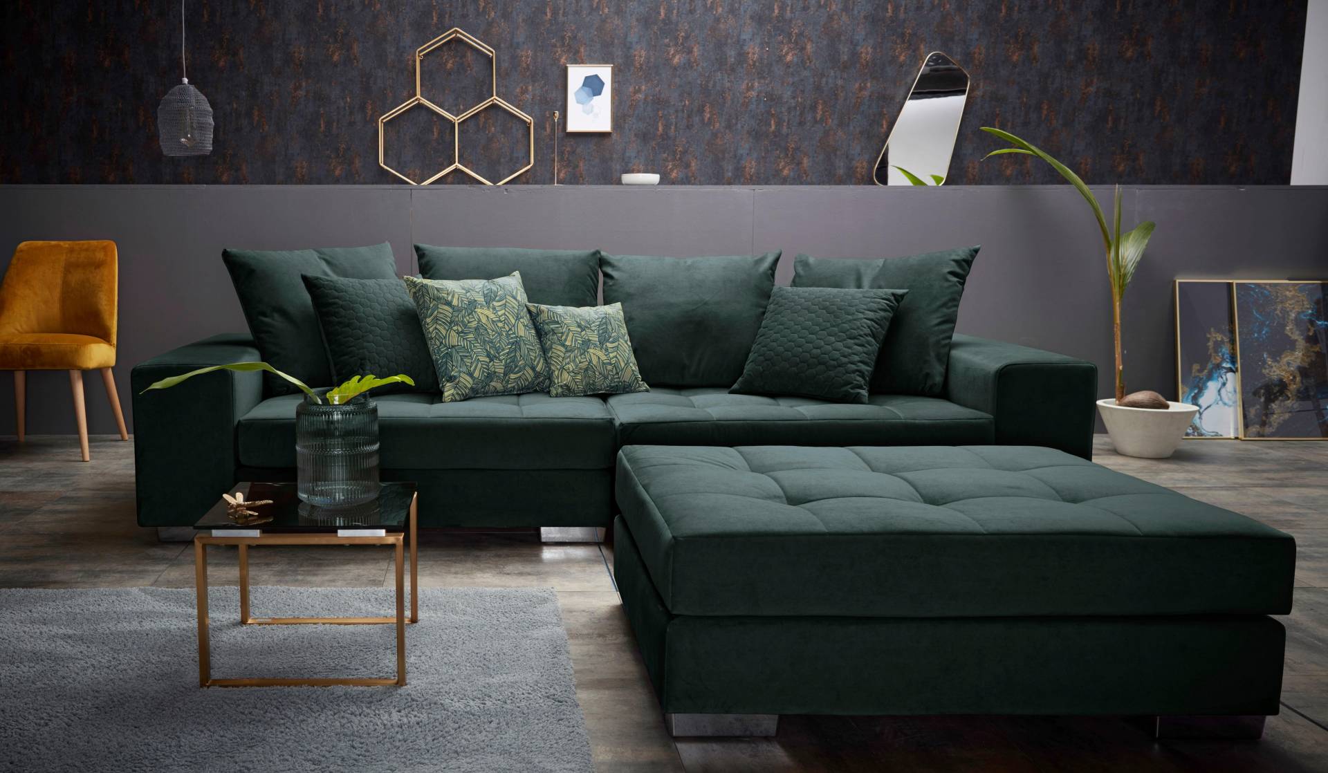 INOSIGN Big-Sofa »Vale«, mit Steppung im Sitzbereich, Federkern und Zierkissen INOSIGN Big-Sofa »Vale«, mit Steppung im Sitzbereich, Federkern und Zierkissen von INOSIGN
