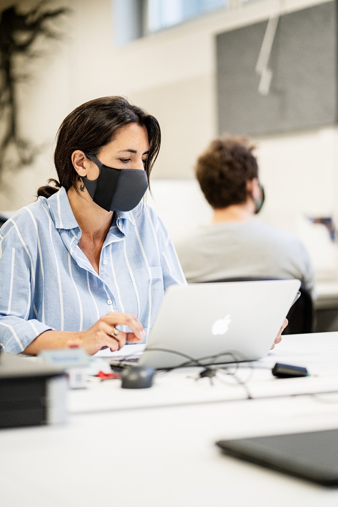 Active Mask Dark Grey Large Active Mask Dark Grey Large von ISDA