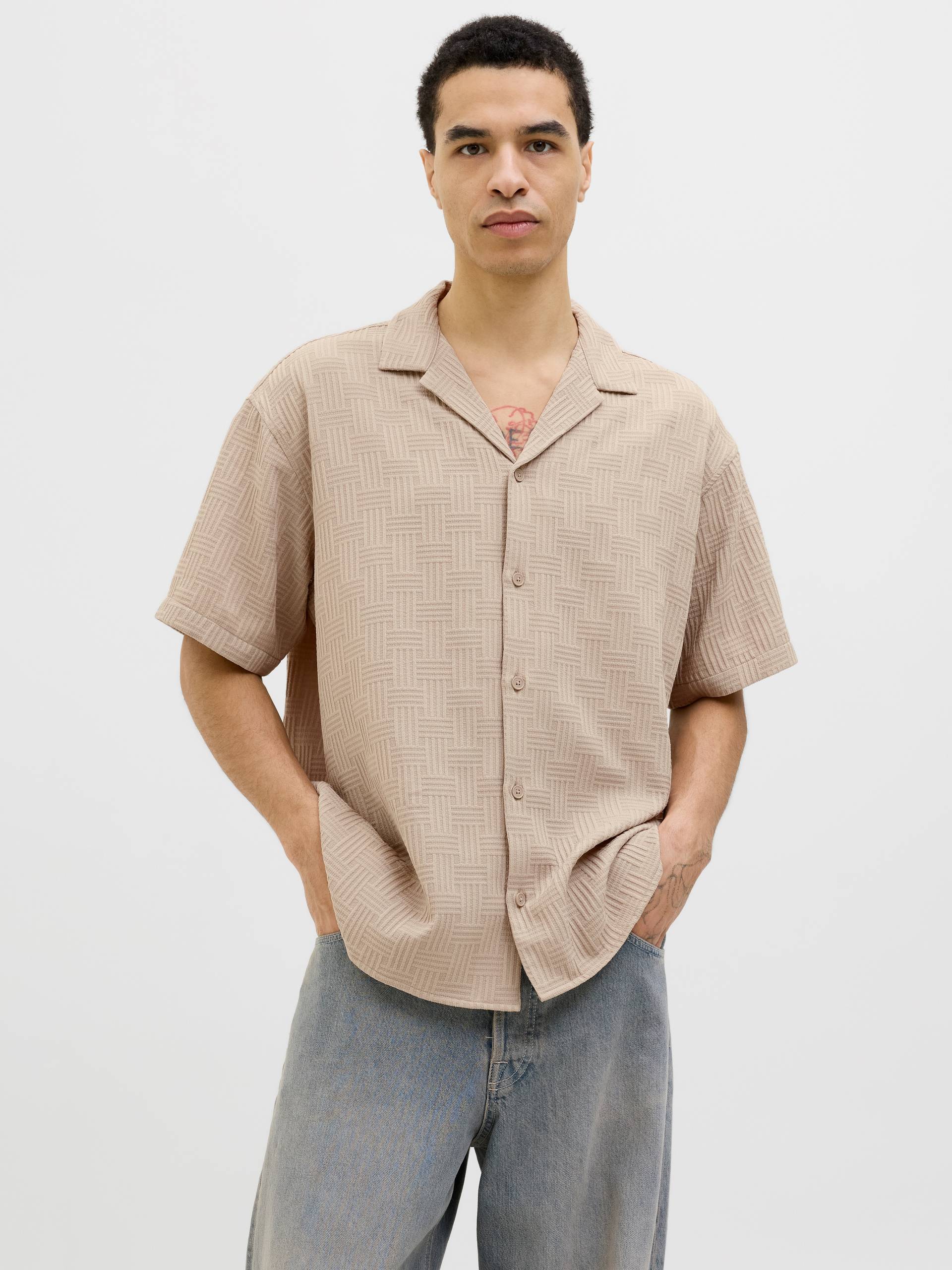 Jack & Jones Kurzarmhemd »JJEMATTEO RESORT SHIRT SS SN«, mit Resort Kragen von Jack & Jones