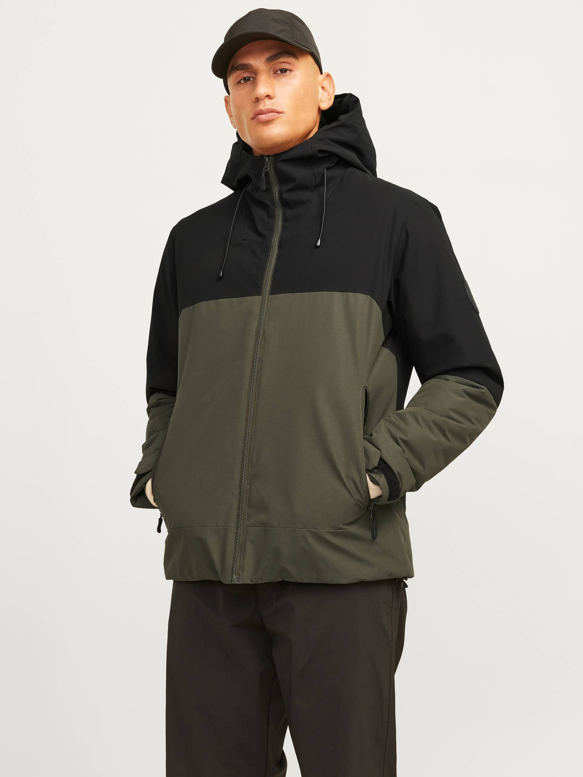 Jack & Jones Outdoorjacke »JCOAIDEN TRANSITIONAL JACKET SN«, mit Kapuze Jack & Jones Outdoorjacke »JCOAIDEN TRANSITIONAL JACKET SN«, mit Kapuze von Jack & Jones
