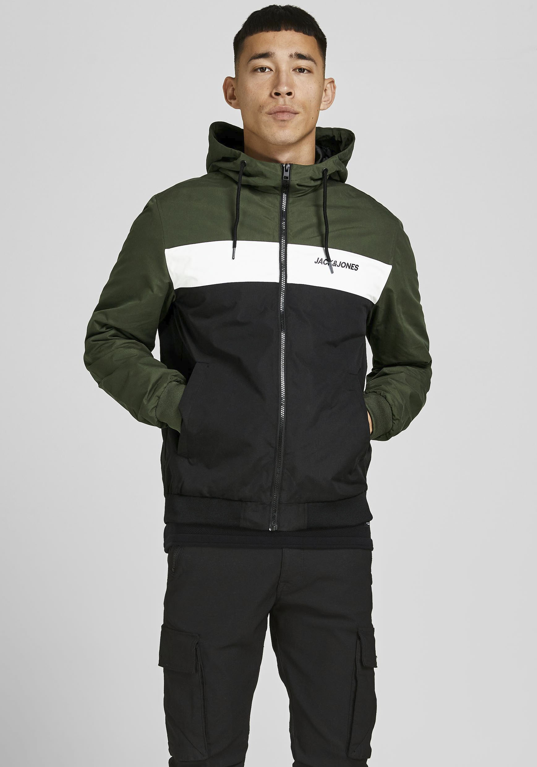 Jack & Jones Windbreaker »RUSH BLOCKING HOOD BOMBER«, mit Kapuze von Jack & Jones