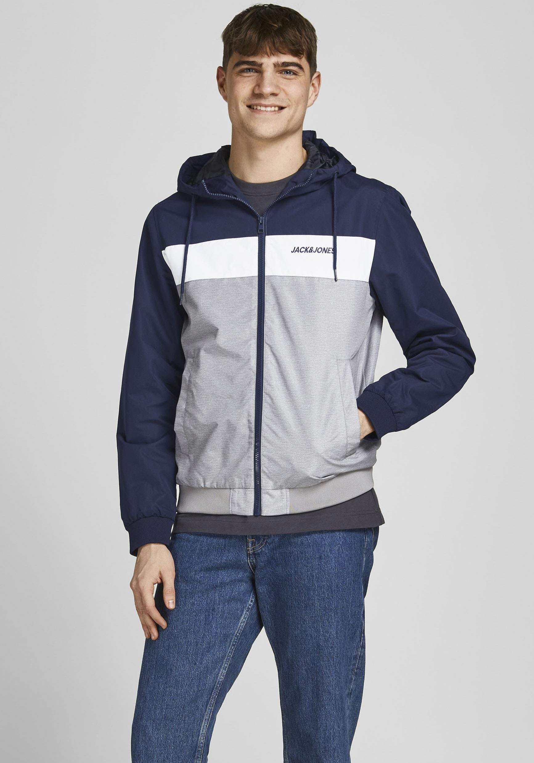 Jack & Jones Windbreaker »RUSH BLOCKING HOOD BOMBER«, mit Kapuze von Jack & Jones