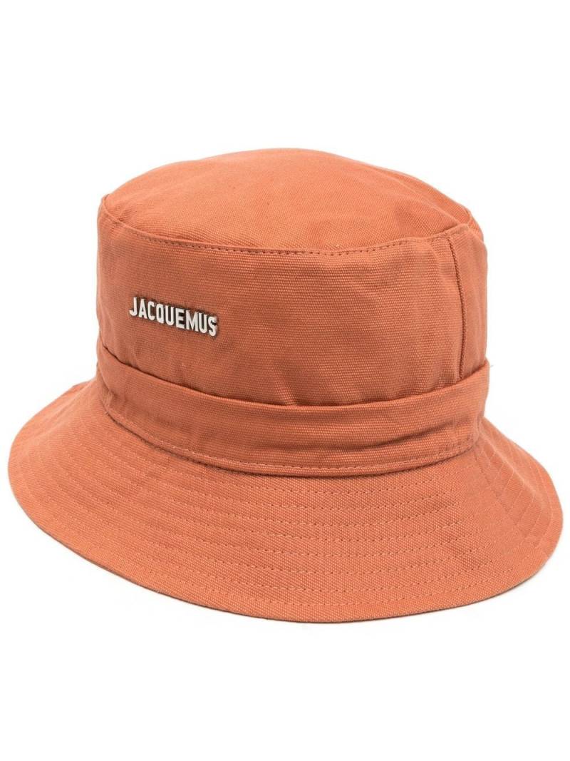 Jacquemus Le Bob Gadjo bucket hat - Brown von Jacquemus