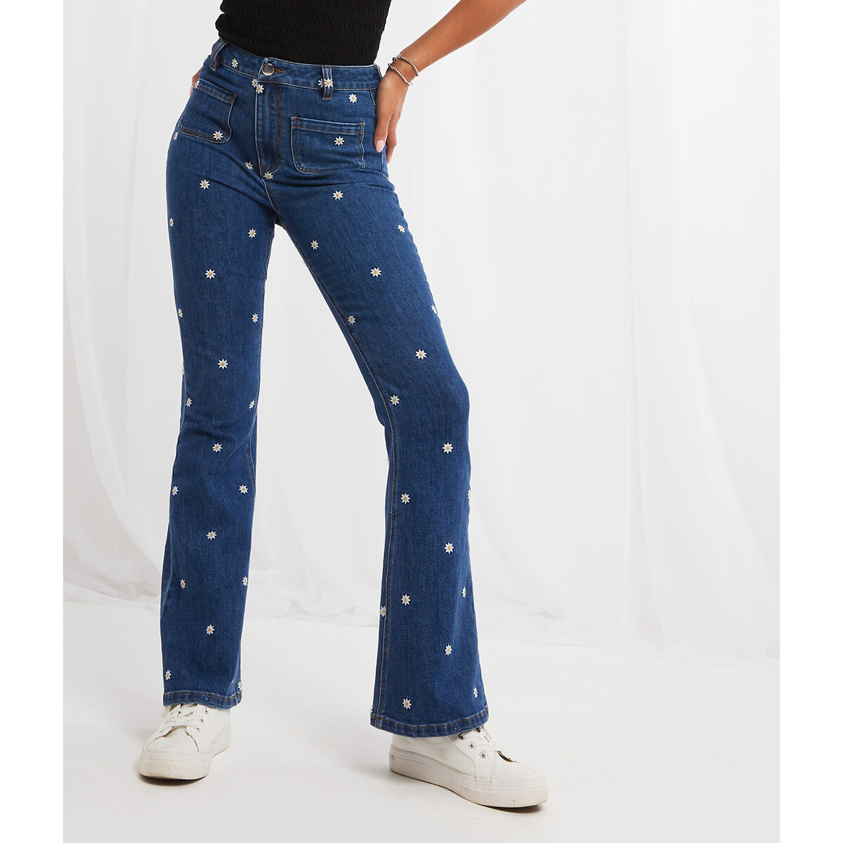 Bootcut-Jeans mit Blumenstickereien von Joe Browns