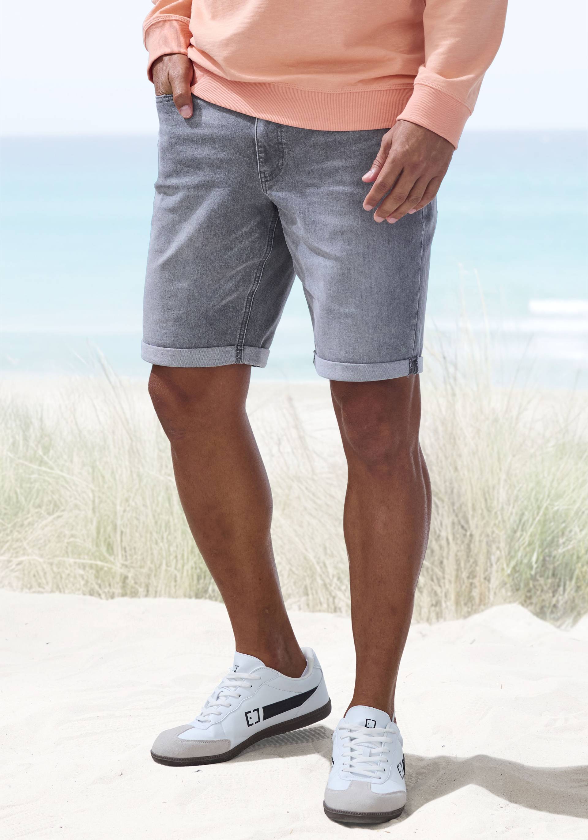 John Devin Jeansshorts »5-Pocket Shorts,«, aus elastischer Denim-Qualität von John Devin