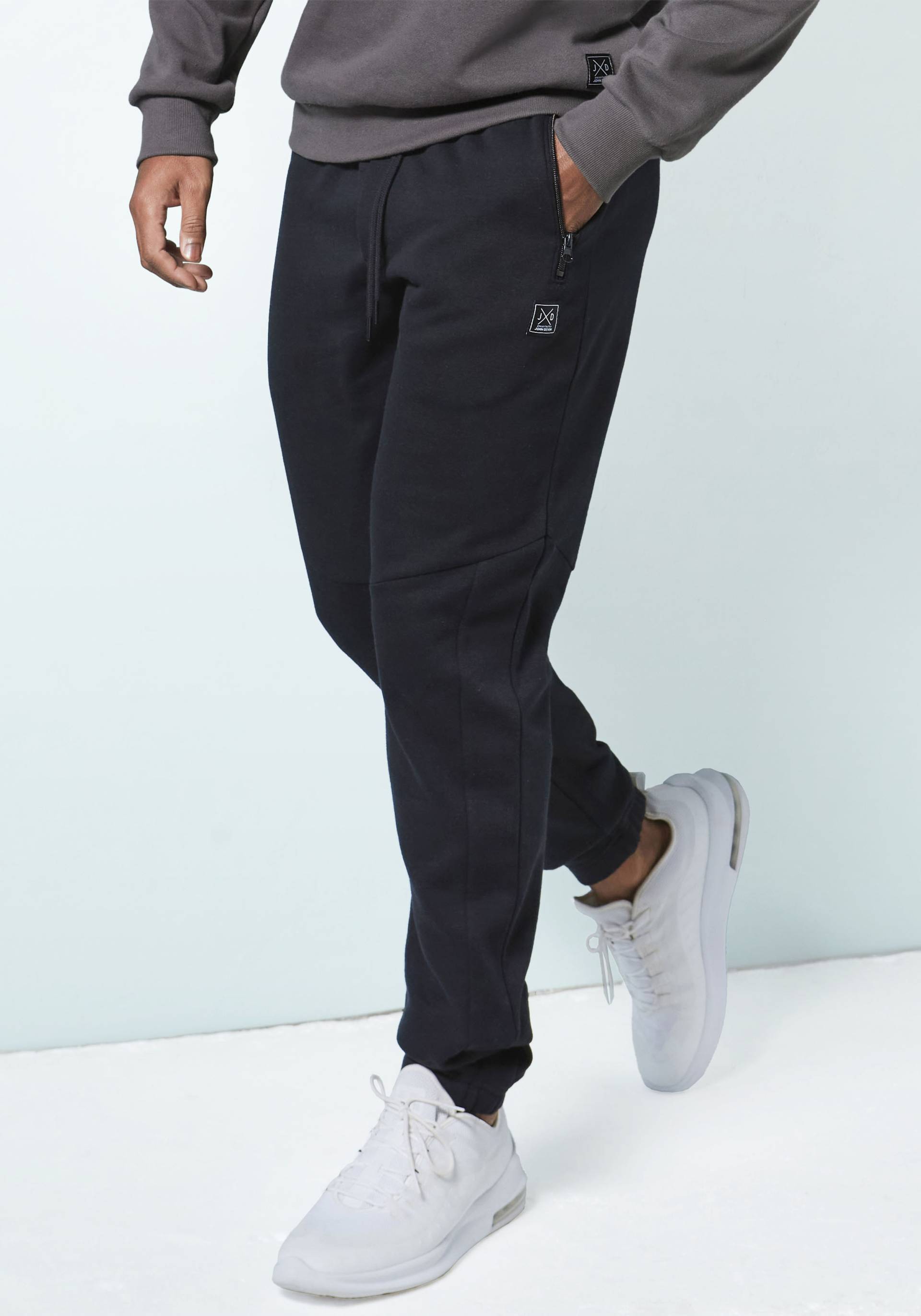 John Devin Sweathose, Jogginghose mit seitlichen Taschen und Bindeband aus Baumwoll-Mix John Devin Sweathose, Jogginghose mit seitlichen Taschen und Bindeband aus Baumwoll-Mix von John Devin