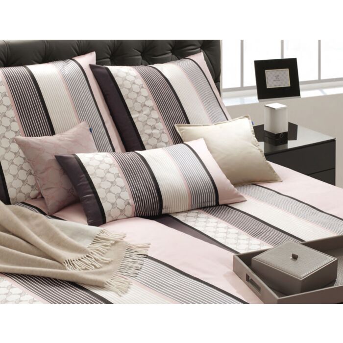 Joop! Satin Bettwäsche Cornflower Stripe – Kissenbezug – 65x65 cm Joop! Satin Bettwäsche Cornflower Stripe – Kissenbezug – 65x65 cm von Joop!