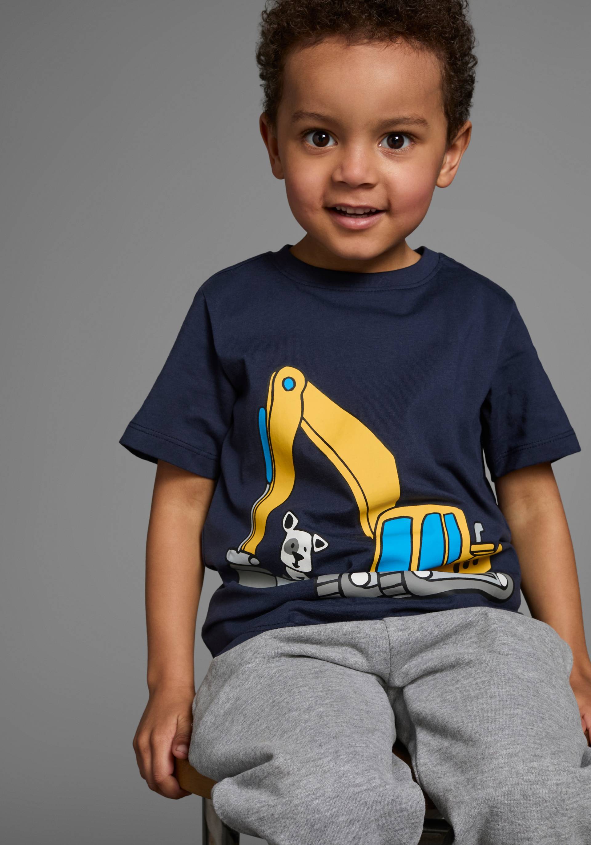 KIDSWORLD T-Shirt, Kurzarm, Basic-Passform, mit stylischem Druck, mit Rippbündchen KIDSWORLD T-Shirt, Kurzarm, Basic-Passform, mit stylischem Druck, mit Rippbündchen von KIDSWORLD
