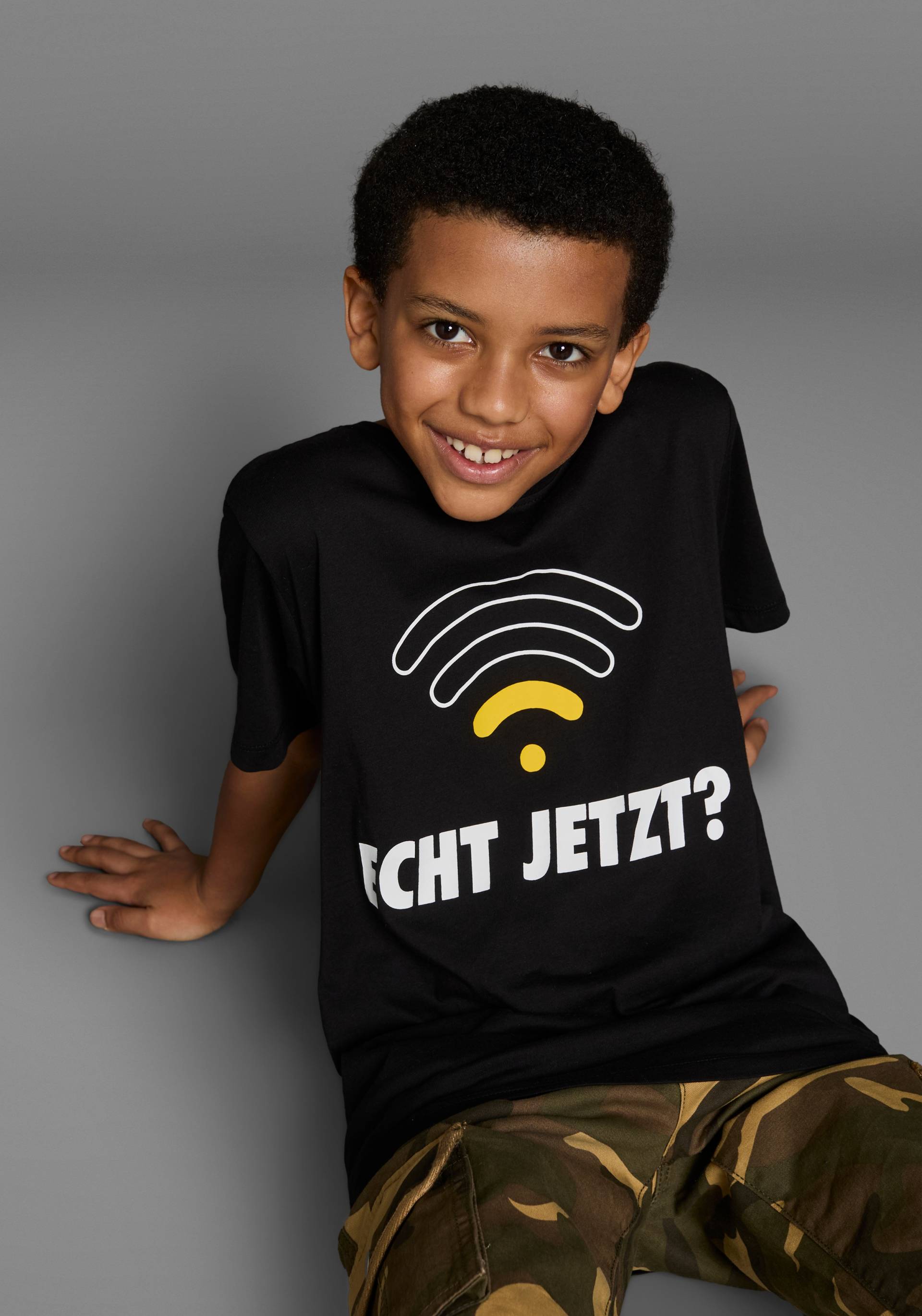 KIDSWORLD T-Shirt »ECHT JETZT?«, Kurzarm, Basic-Passform, bedruckt, Rundhalsausschnitt KIDSWORLD T-Shirt »ECHT JETZT?«, Kurzarm, Basic-Passform, bedruckt, Rundhalsausschnitt von KIDSWORLD
