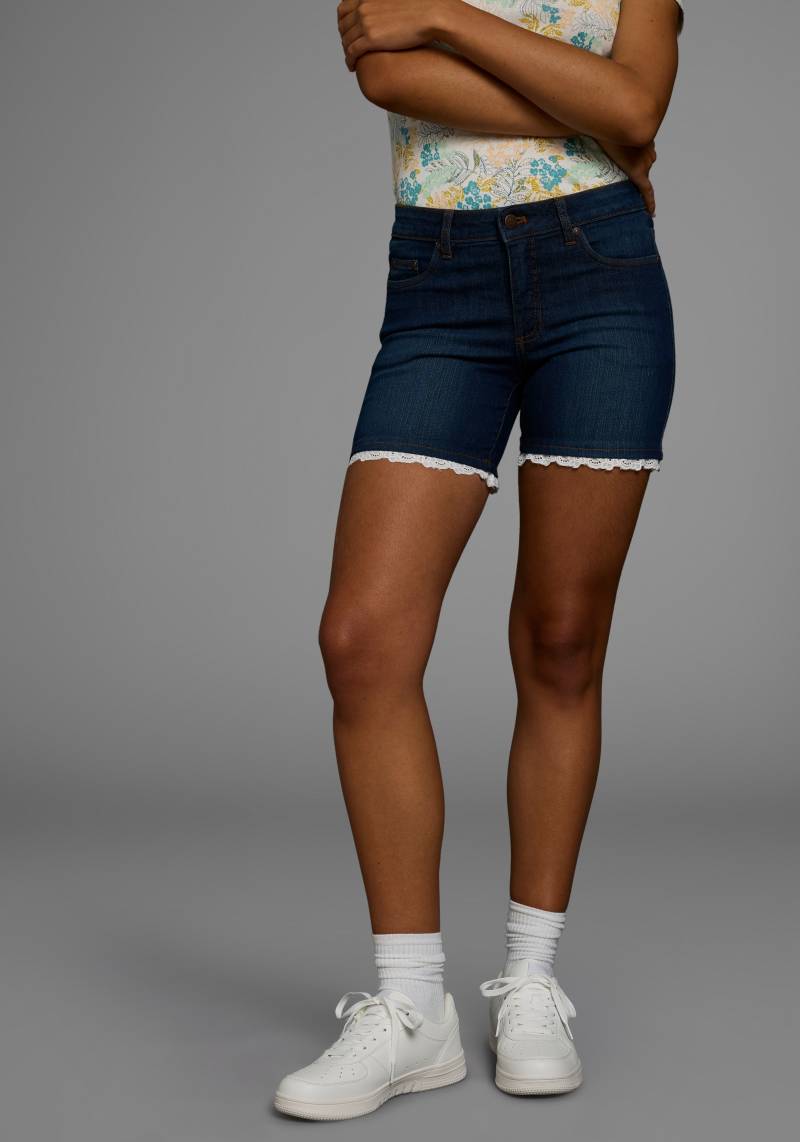 KangaROOS Jeansshorts, mit Spitze von KangaROOS
