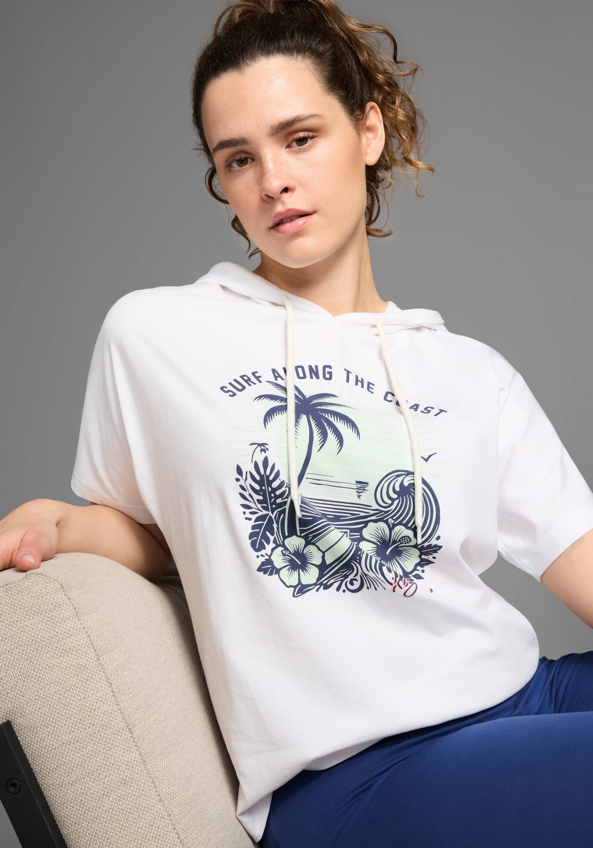 KangaROOS Kapuzenshirt, lässig geschnitten mit Frontdruck von KangaROOS
