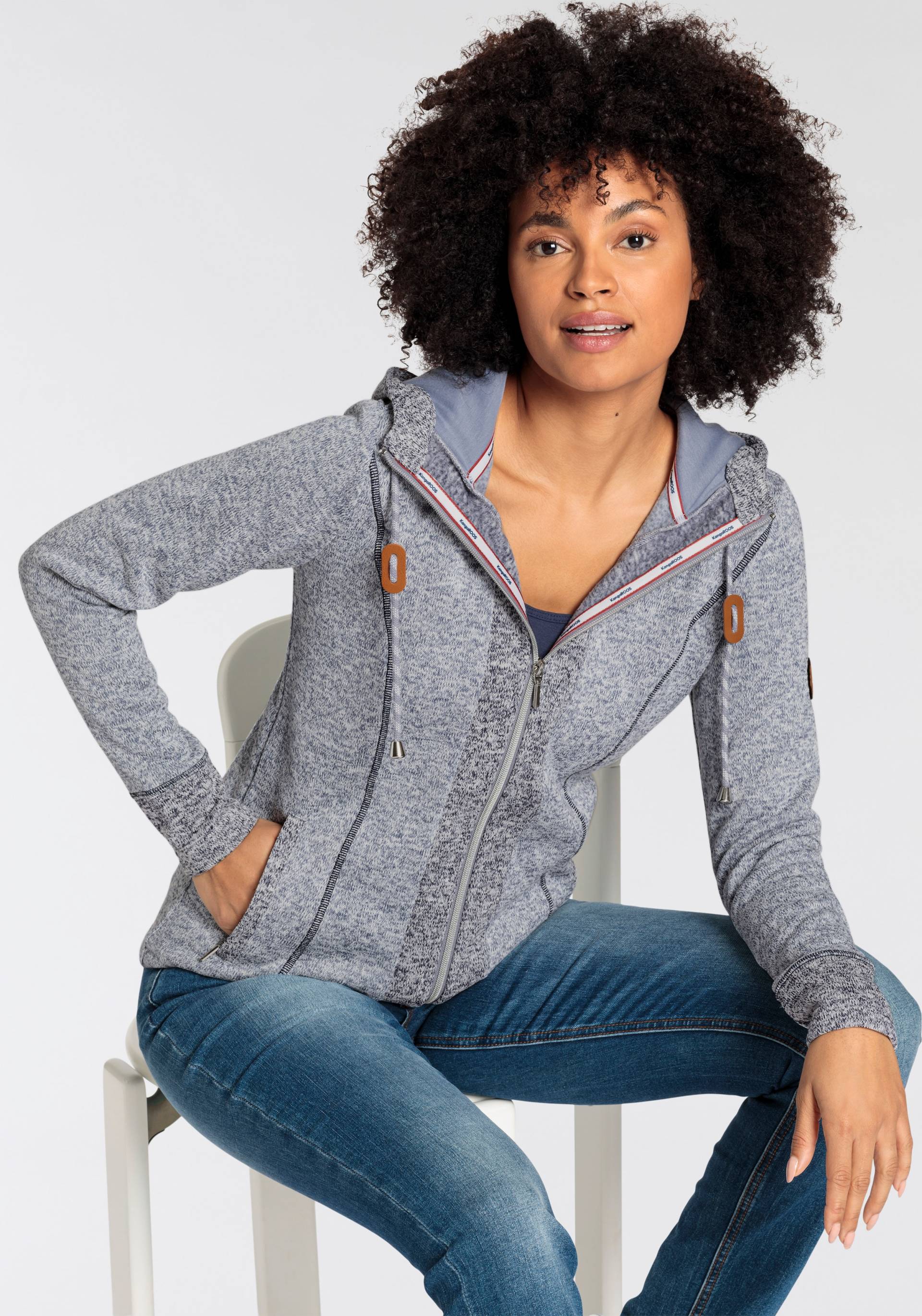 KangaROOS Kapuzensweatjacke, aus weichen Fleece im zweifarbigen Design von KangaROOS