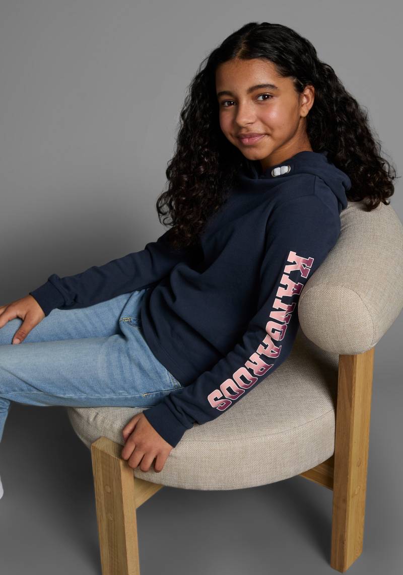 KangaROOS Langarmshirt »Kapuzenshirt mit Ärmeldruck«, gerade Passform, bedrucktes Design, mit Kapuze, aus 100% Baumwolle von KangaROOS