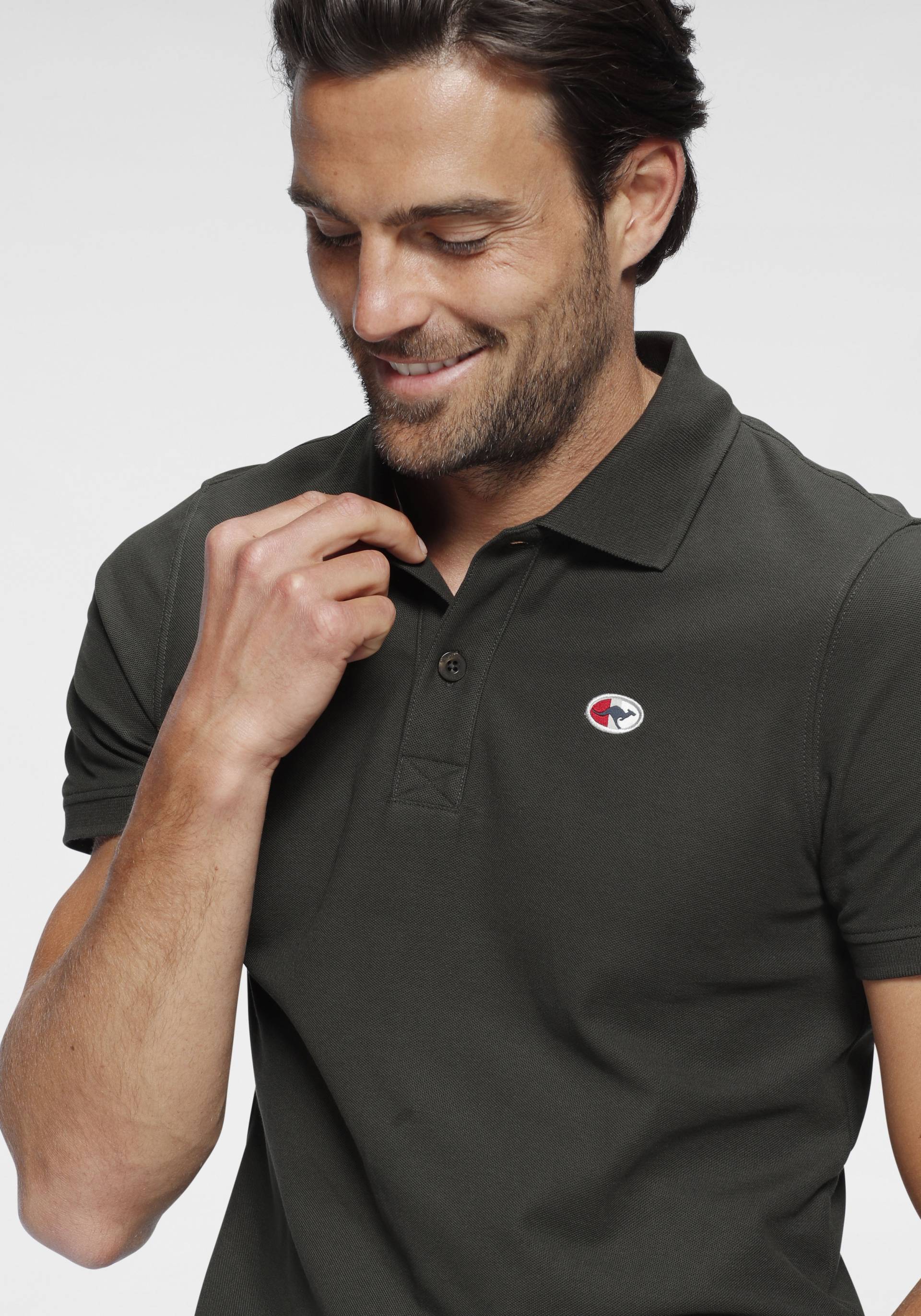 KangaROOS Poloshirt, Kurzarm, mit Polokragen, aus Piqué-Stoff, aus 100% Baumwolle KangaROOS Poloshirt, Kurzarm, mit Polokragen, aus Piqué-Stoff, aus 100% Baumwolle von KangaROOS