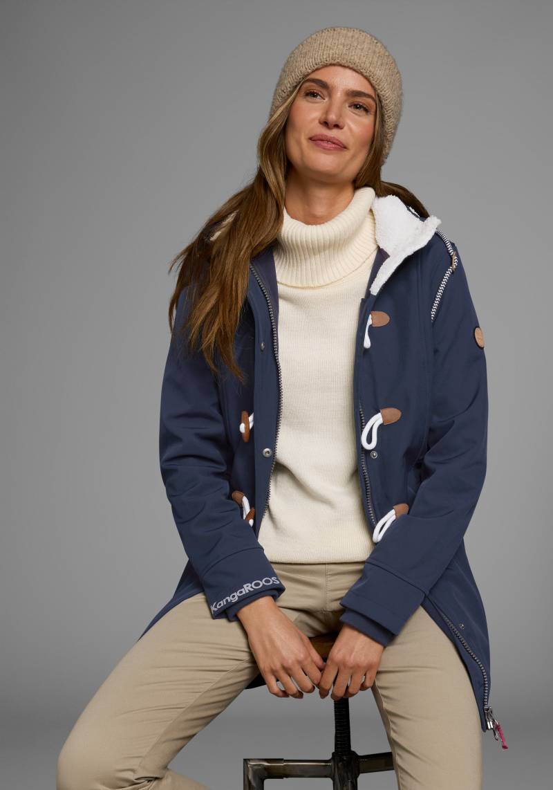 KangaROOS Softshelljacke, mit Kapuze, figurbetonte Passform, normaler Schnitt, mit abnehmbarer Kapuze von KangaROOS