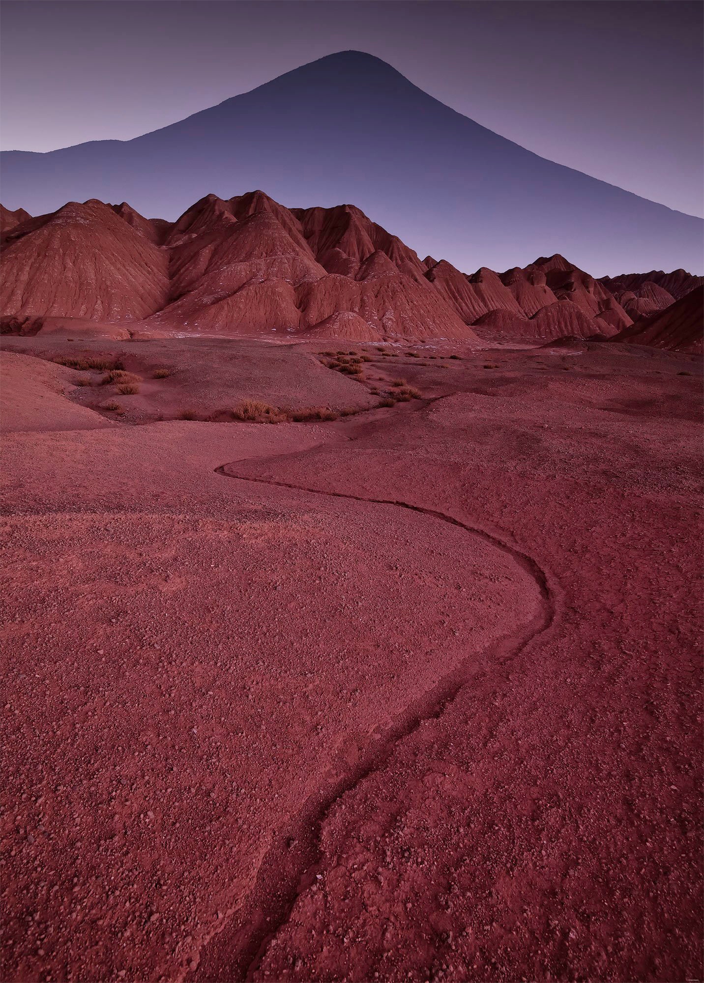 Komar Fototapete »Red Mountain Desert«, bedruckt-Comic-Retro-mehrfarbig von Komar