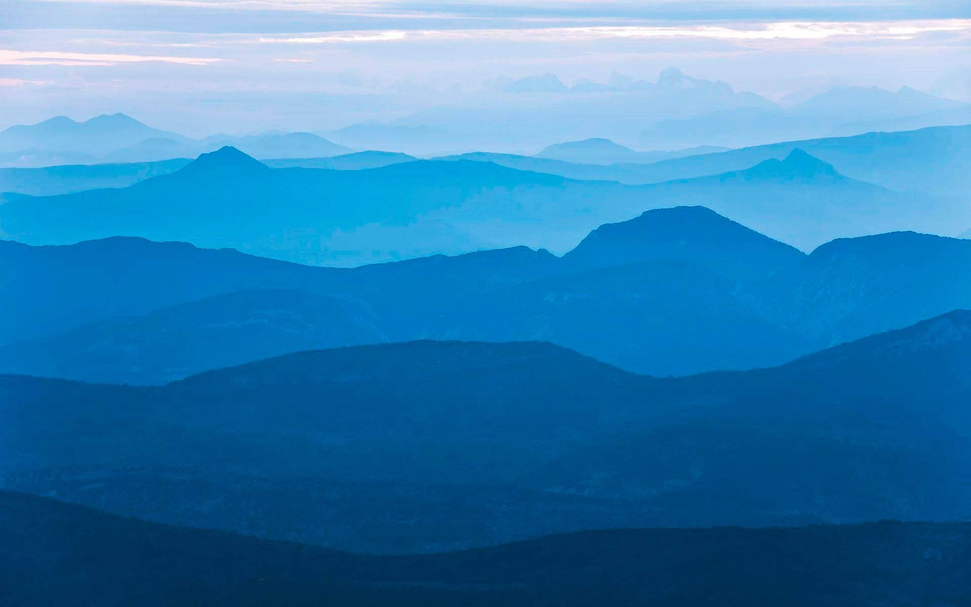 Komar Vliestapete »Blue Mountain«, (Breite x Höhe), Vliestapete, 100 cm Bahnbreite Komar Vliestapete »Blue Mountain«, (Breite x Höhe), Vliestapete, 100 cm Bahnbreite von Komar