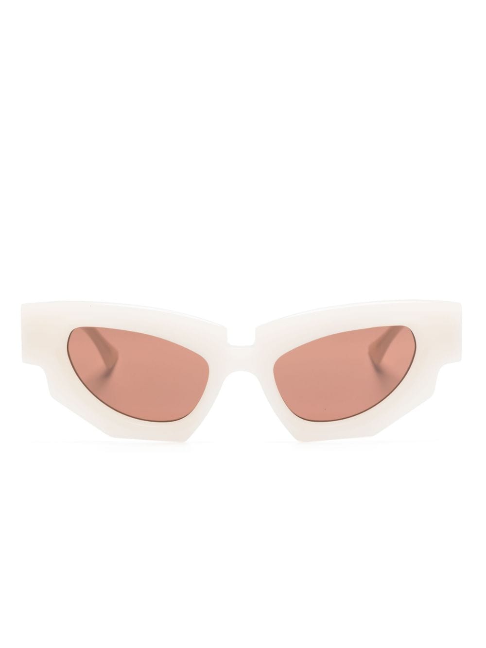 Kuboraum butterfly-frame tinted-lenses sunglasses - White von Kuboraum