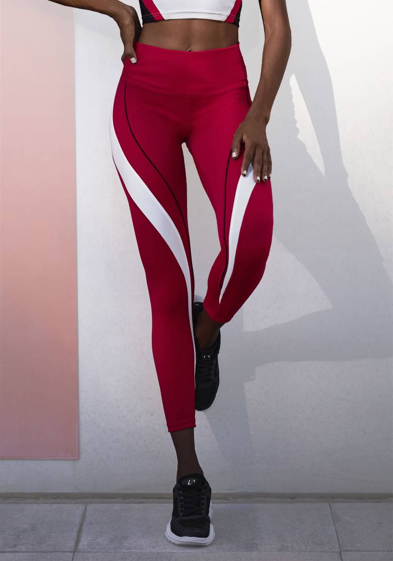 LASCANA ACTIVE Leggings, Logo-Badge und Reissverschlusstasche auf der Rückseite von LASCANA ACTIVE