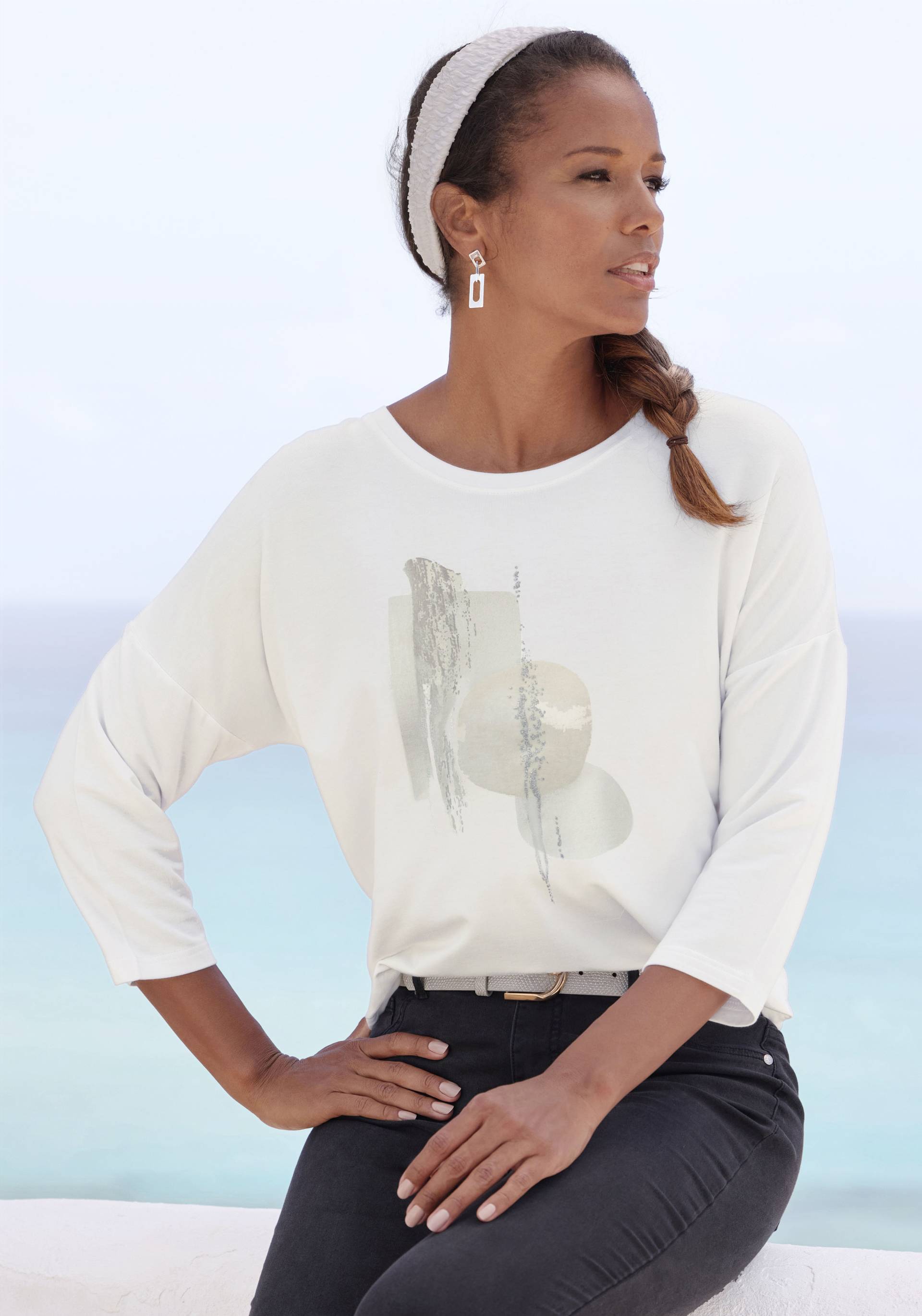LASCANA 3/4-Arm-Shirt »mit schimmerndem Folienprint«, aus hochwertiger French Terry-Qualität aus Viskose LASCANA 3/4-Arm-Shirt »mit schimmerndem Folienprint«, aus hochwertiger French Terry-Qualität aus Viskose von LASCANA