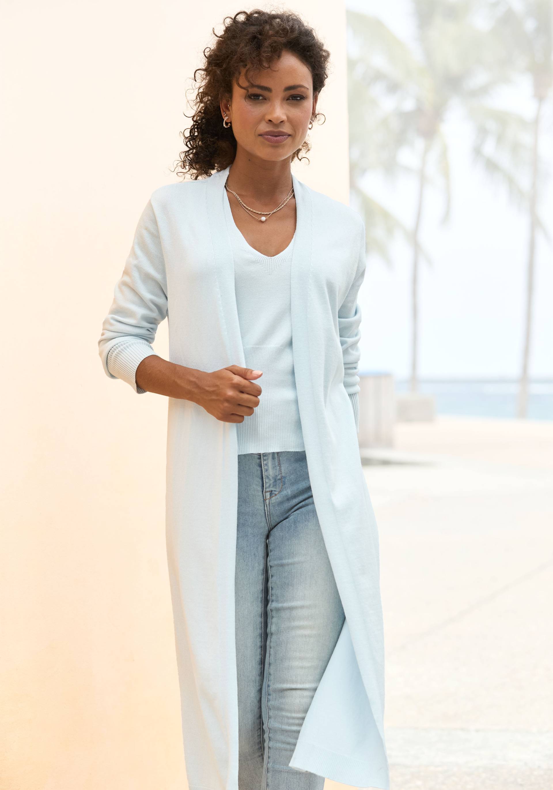 LASCANA Cardigan, mit seitlichen Schlitzen, Longstrickjacke aus weichem Rippstrick von LASCANA