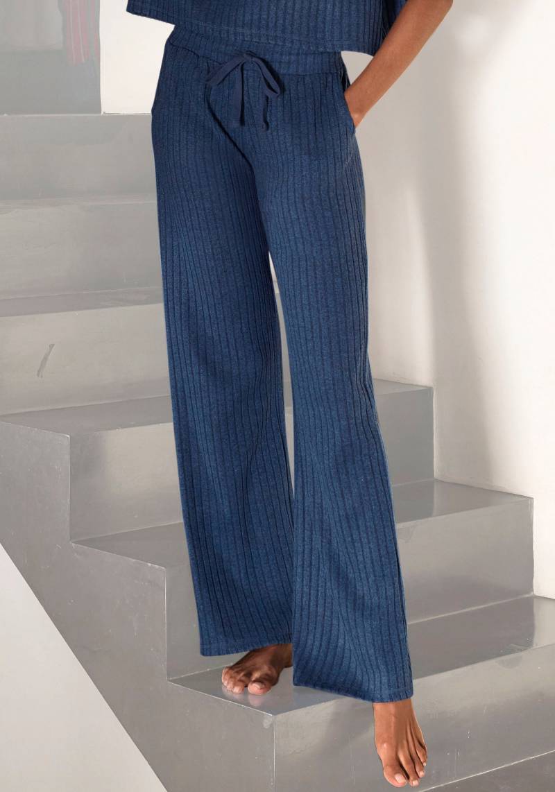 LASCANA Homewearhose, -Lounge-/Strickhose mit weitem Bein und seitlichen Taschen, Loungewear von LASCANA