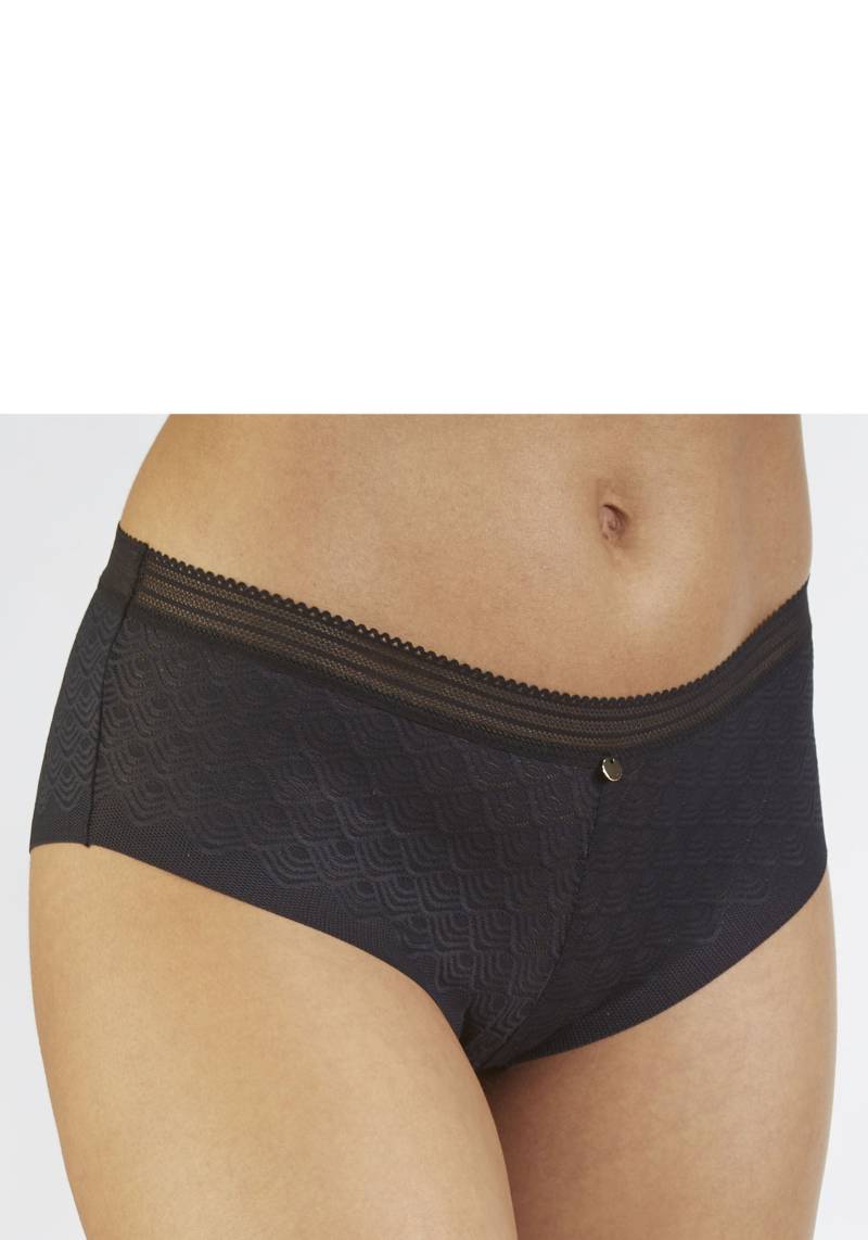 LASCANA Panty, aus Spitze in moderner Optik mit extraflachen Kanten von LASCANA