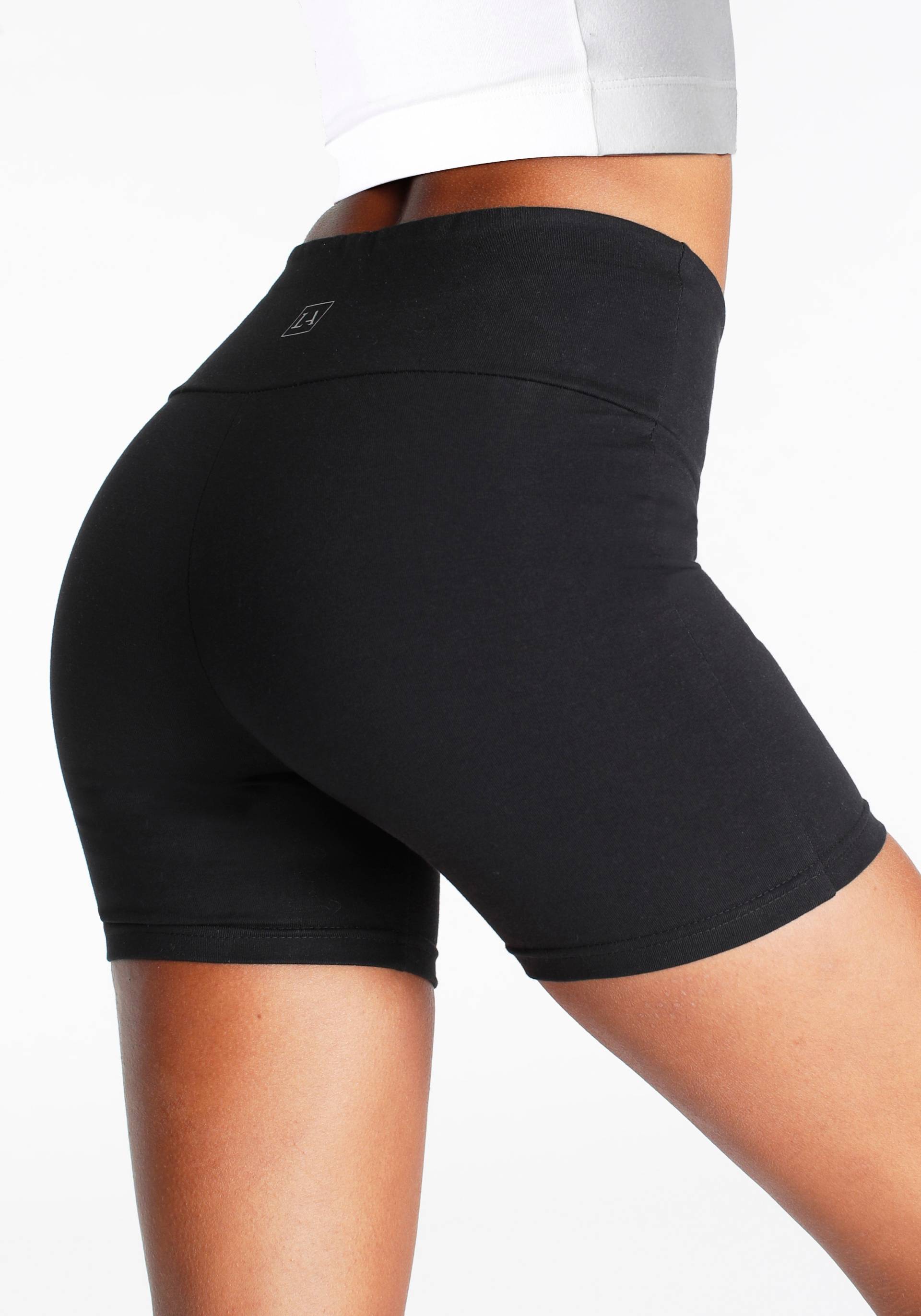 LASCANA Shorts »mit breitem Bündchen« von LASCANA