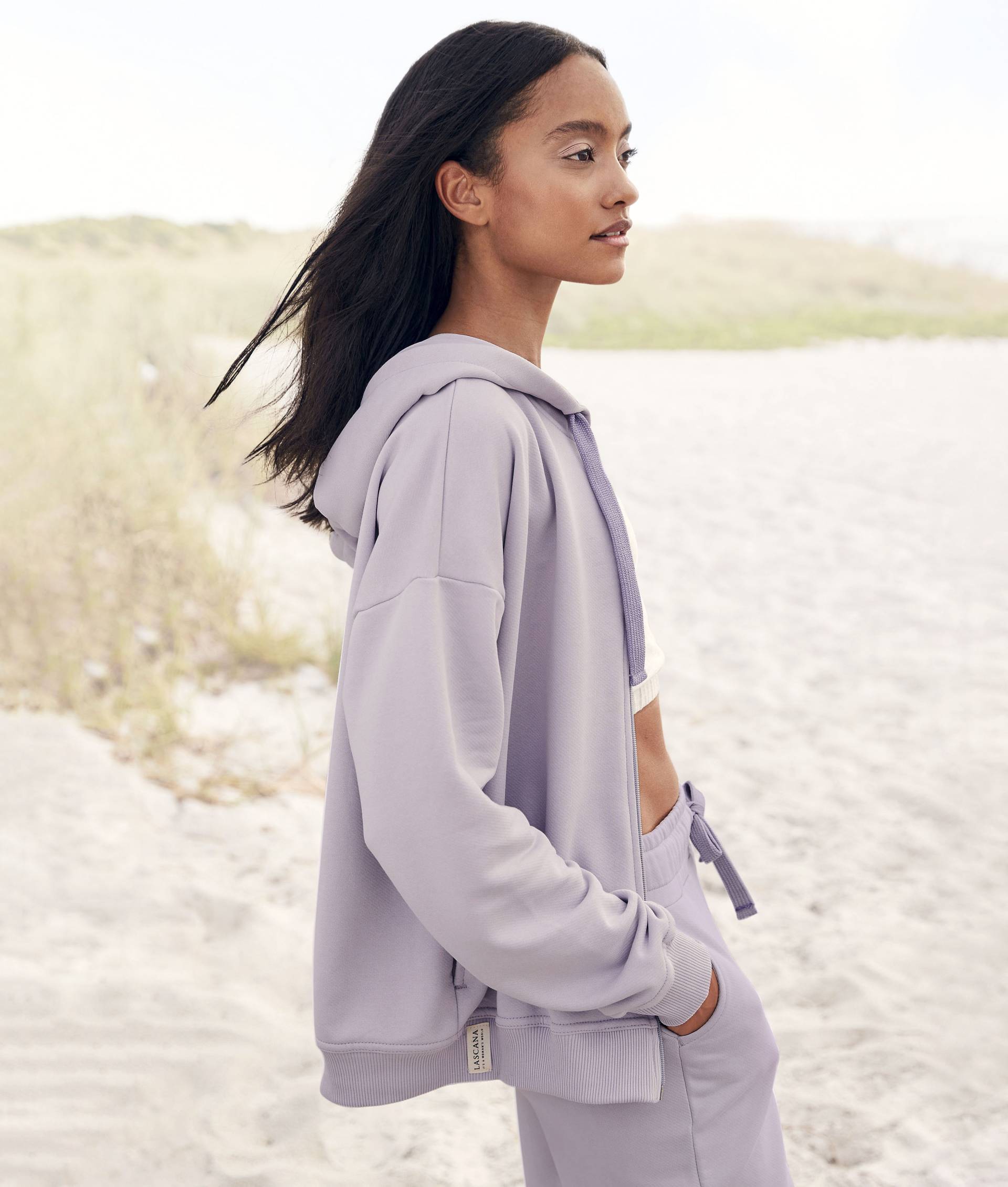 LASCANA Sweatjacke, aus organischer Baumwolle, Loungewear von LASCANA