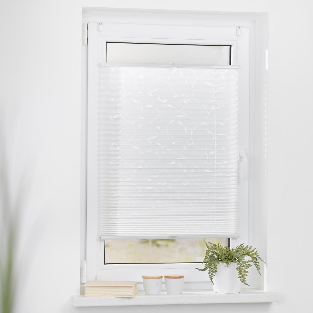 Plissee »Plissee Klemmfix, ohne Bohren, verspannt, Ausbrenner«, LICHTBLICK ORIGINAL, halbtransparent, In moderner Crushed Optik. Einfache Montage des Plissee am Fenster mit vier Klemmträgern - ohne pendeln. In vielen Farben und auch für Türen. Plissee »Plissee Klemmfix, ohne Bohren, verspannt, Ausbrenner«, LICHTBLICK ORIGINAL, halbtransparent, In moderner Crushed Optik. Einfache Montage des Plissee am Fenster mit vier Klemmträgern - ohne pendeln. In vielen Farben und auch für Türen. von LICHTBLICK ORIGINAL