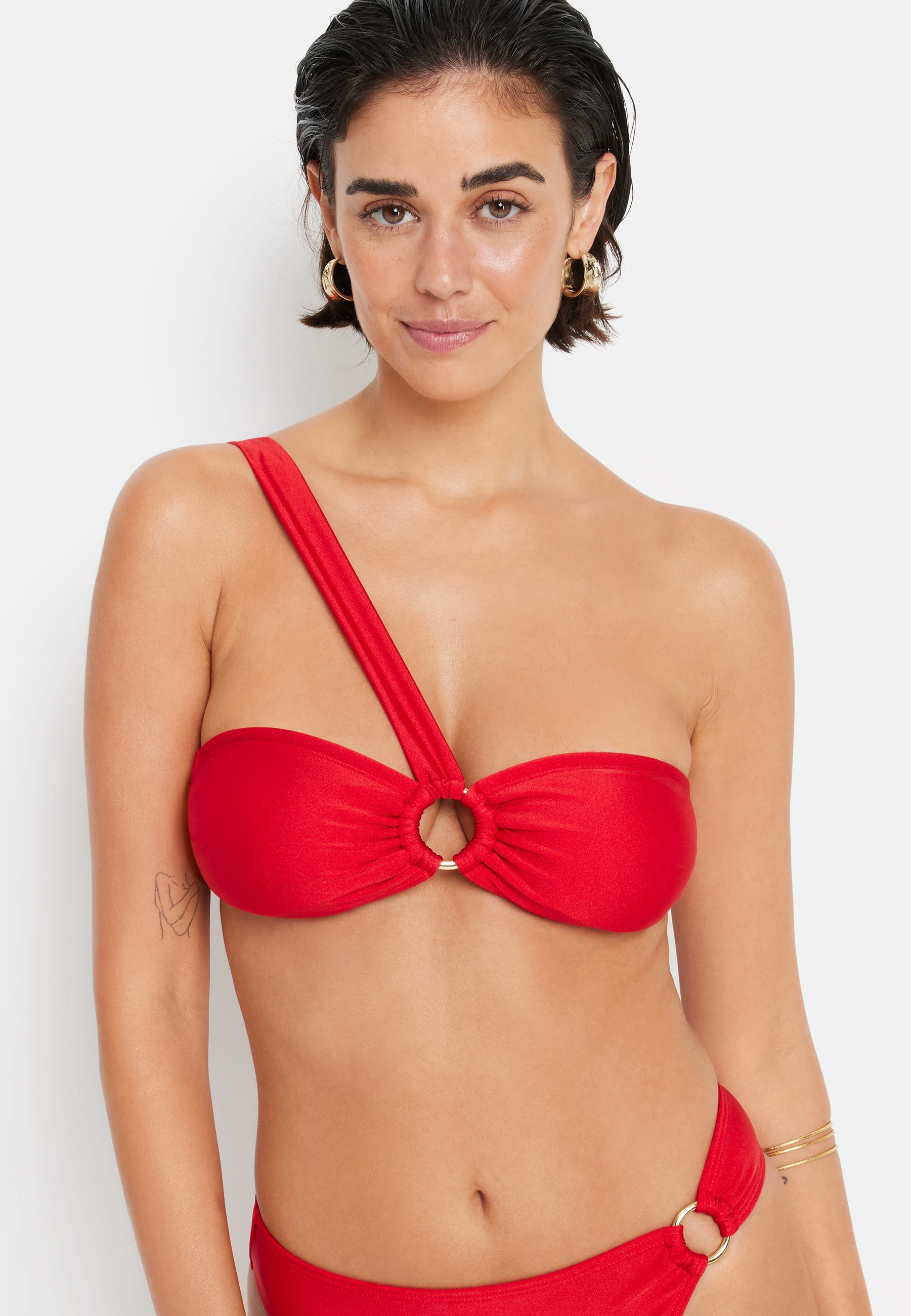 LSCN by LASCANA Bandeau-Bikini-Top »Baila«, mit asymmetrischem Schnitt LSCN by LASCANA Bandeau-Bikini-Top »Baila«, mit asymmetrischem Schnitt von LSCN by LASCANA