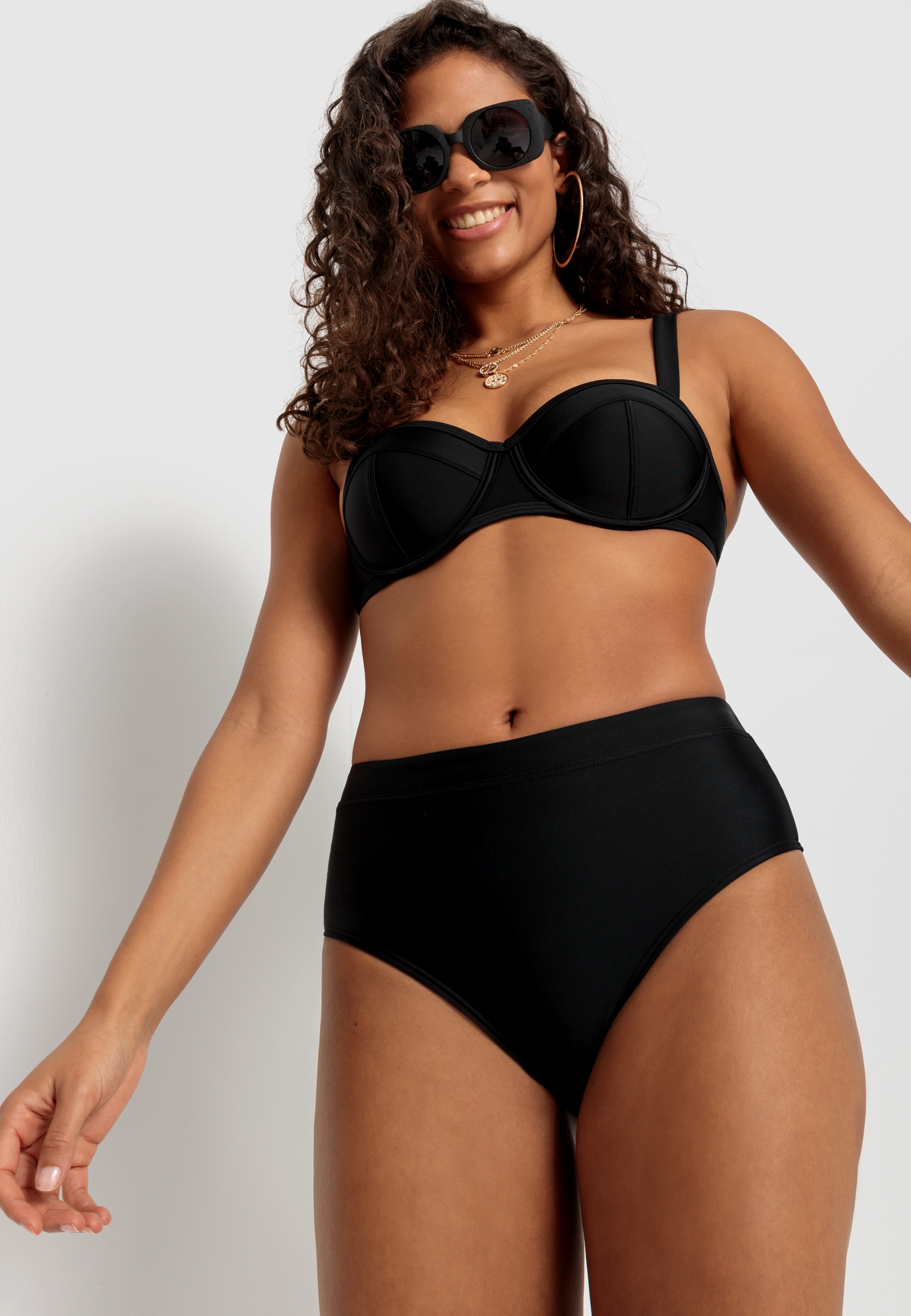 LSCN by LASCANA Bikini-Hose »Gina«, mit knappem Rückteil LSCN by LASCANA Bikini-Hose »Gina«, mit knappem Rückteil von LSCN by LASCANA
