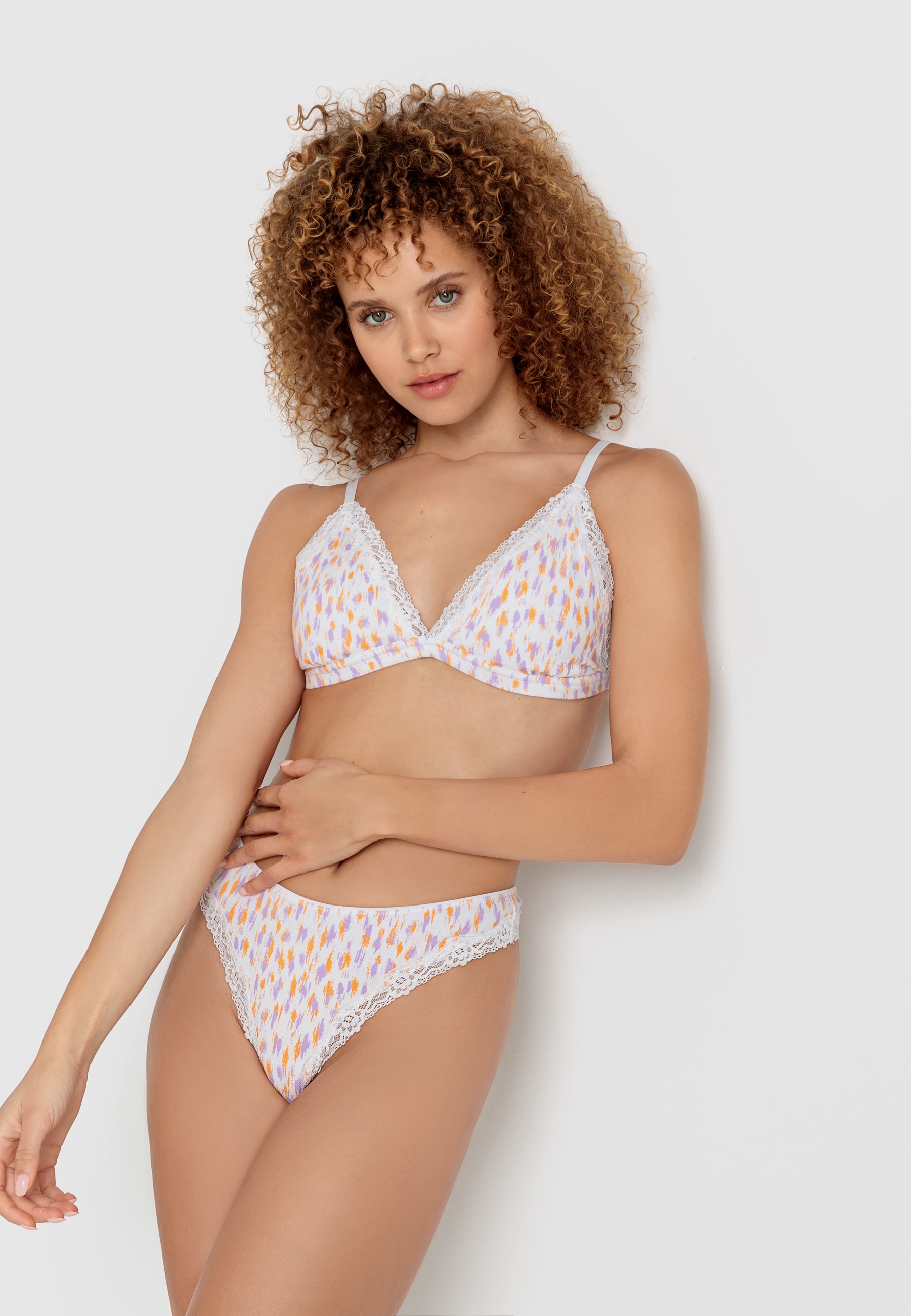 LSCN by LASCANA Bralette, mit zarter Spitzenkante LSCN by LASCANA Bralette, mit zarter Spitzenkante von LSCN by LASCANA