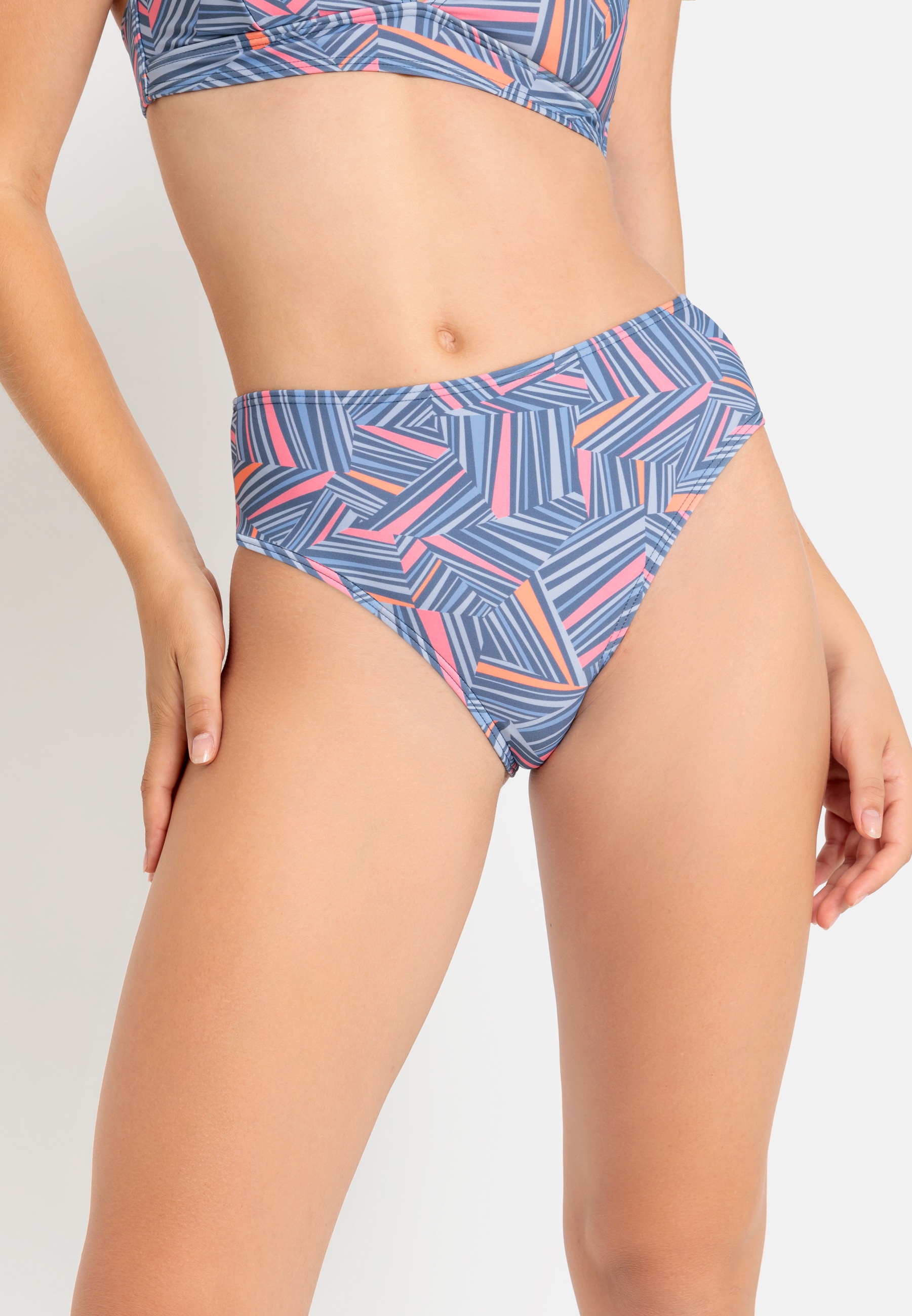 LSCN by LASCANA Highwaist-Bikini-Hose »Lisa«, mit grafischem Muster LSCN by LASCANA Highwaist-Bikini-Hose »Lisa«, mit grafischem Muster von LSCN by LASCANA
