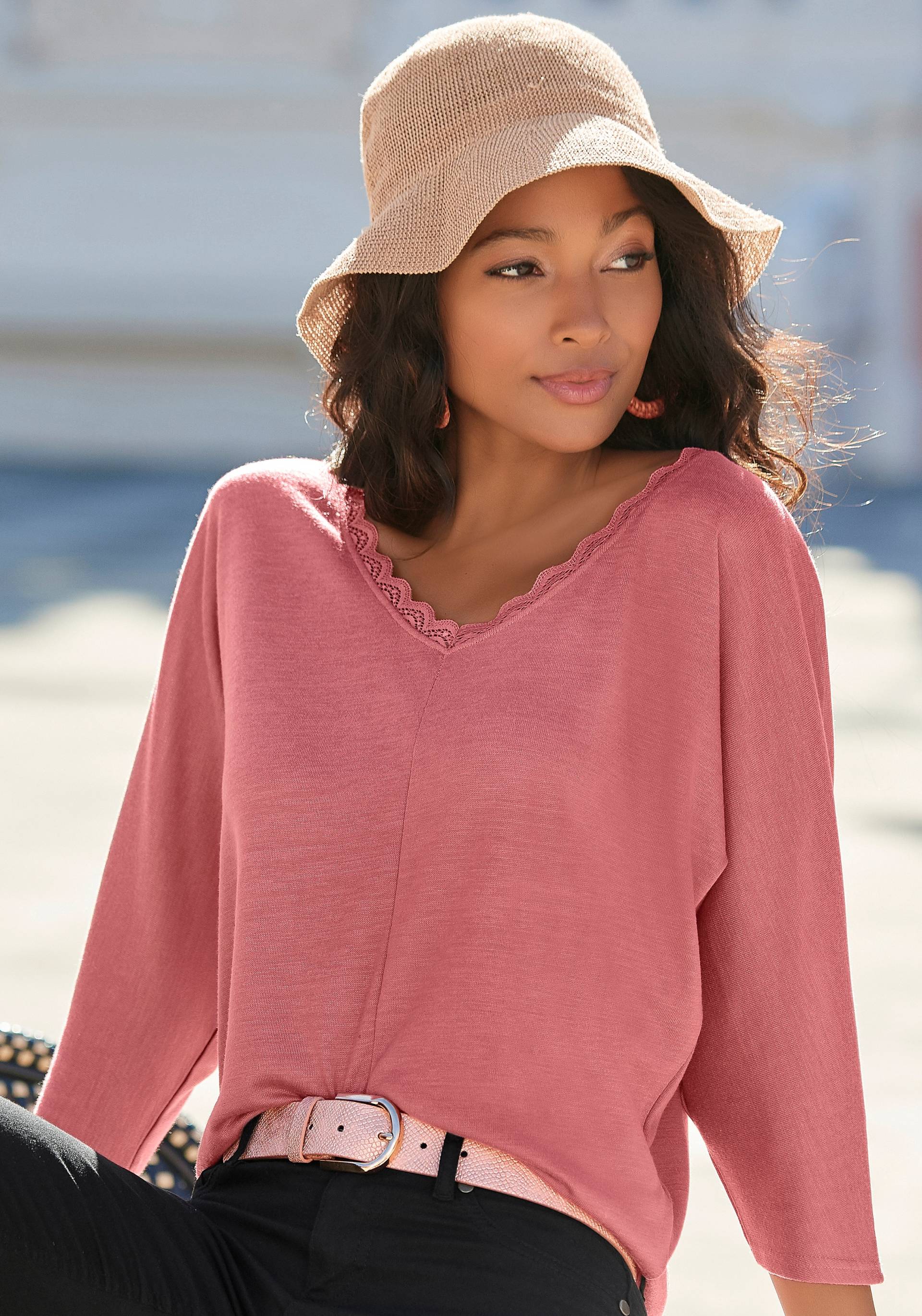 LASCANA 3/4-Arm-Shirt, mit zarter Spitze am Ausschnitt LASCANA 3/4-Arm-Shirt, mit zarter Spitze am Ausschnitt von Lascana