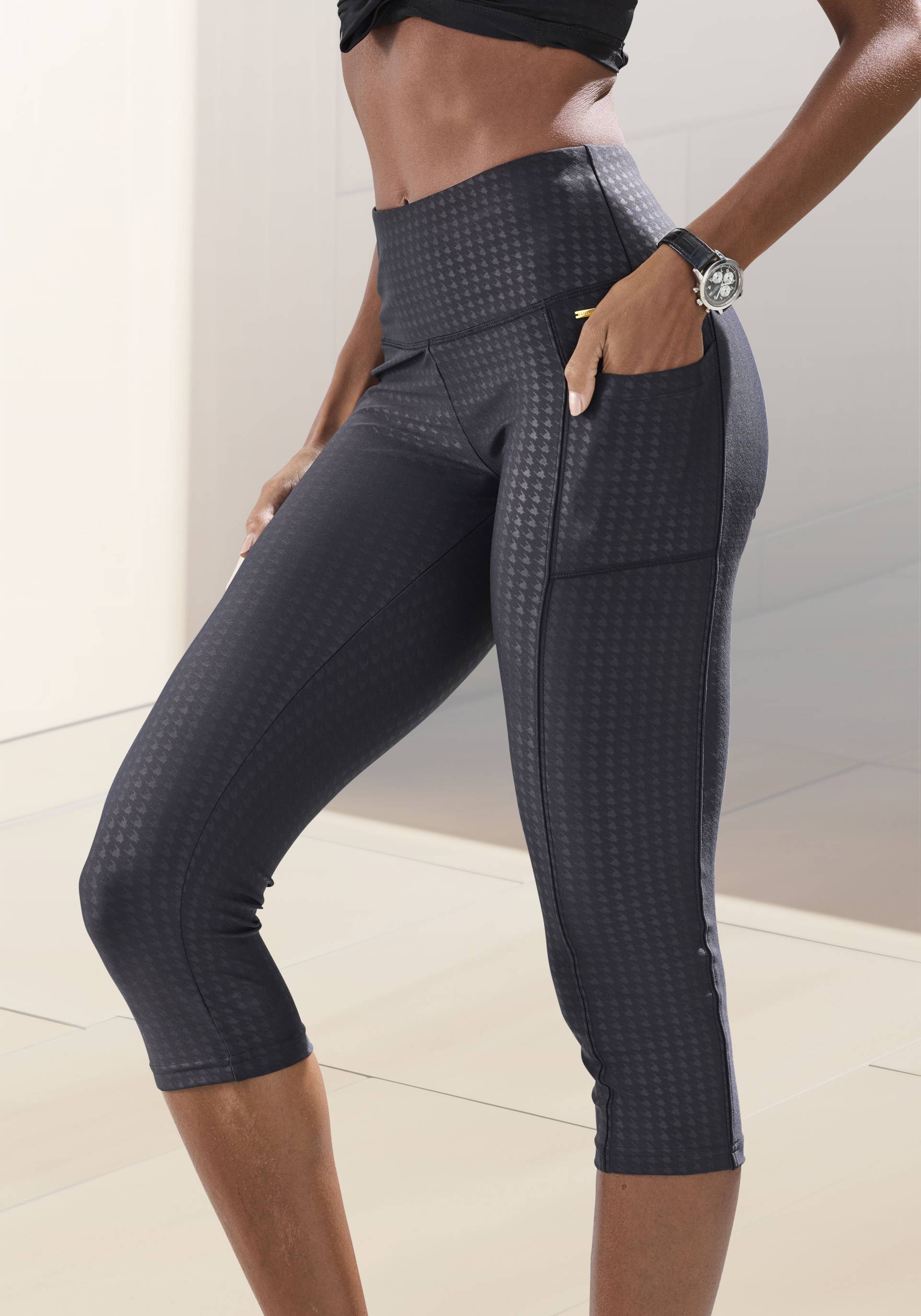 LASCANA Caprileggings, Sporthose im Allover-Druck von Lascana