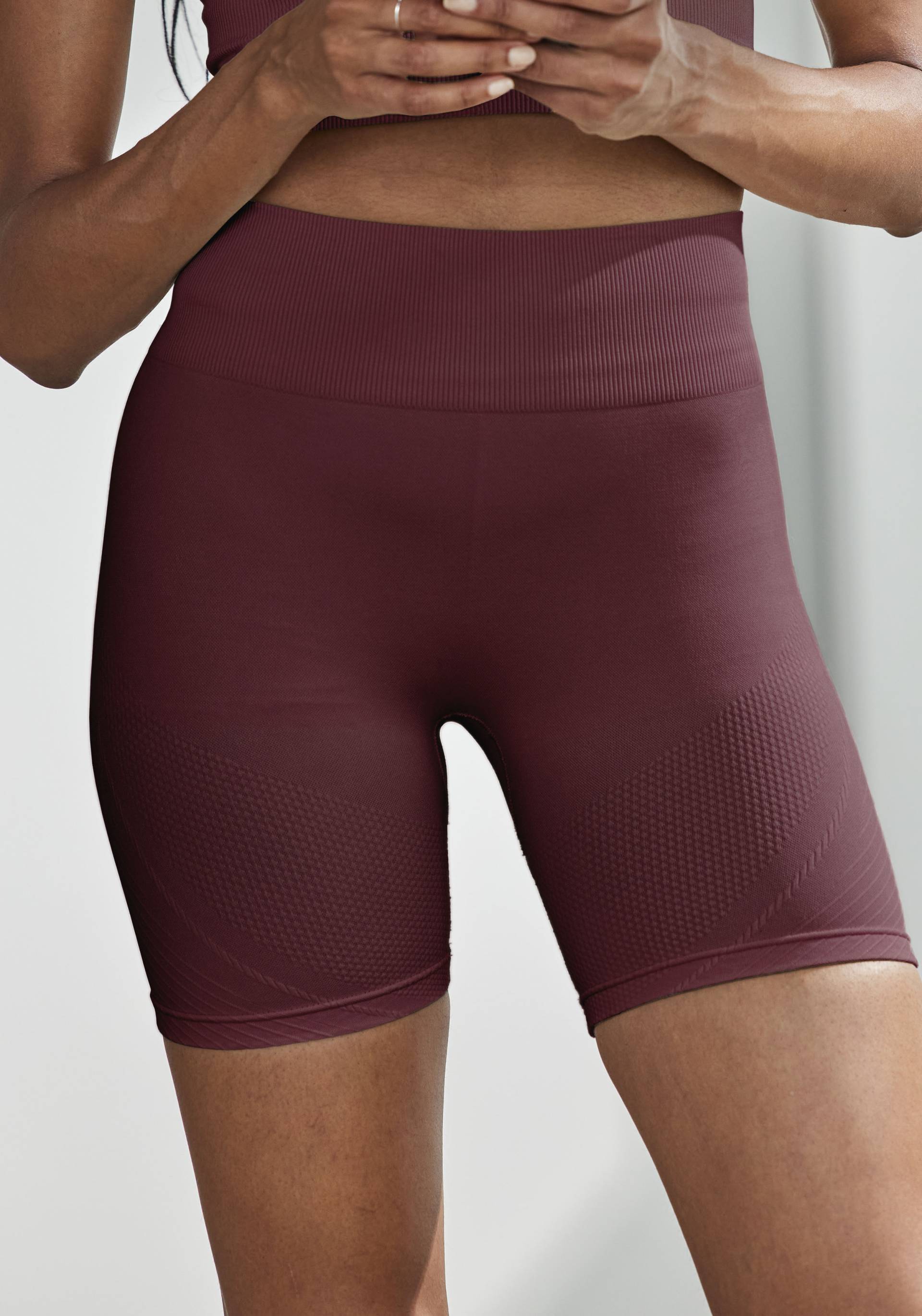 LASCANA Funktionsshorts »Po Push Up«, mit Rippstruktur und Shapingeffekt, Sportshorts von Lascana