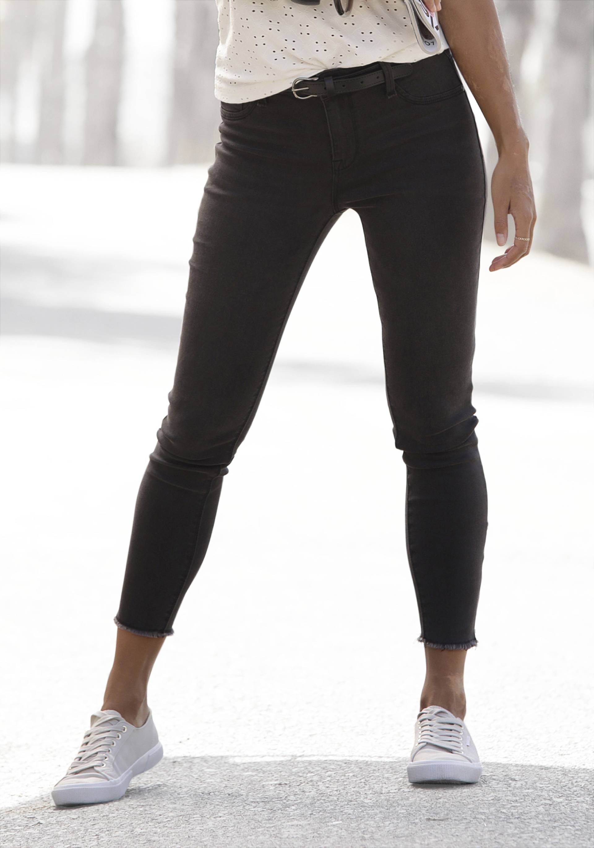 LASCANA Jeggings, mit Reissverschlüssen am Saum, Skinny, elastische Qualität, modisch LASCANA Jeggings, mit Reissverschlüssen am Saum, Skinny, elastische Qualität, modisch von Lascana