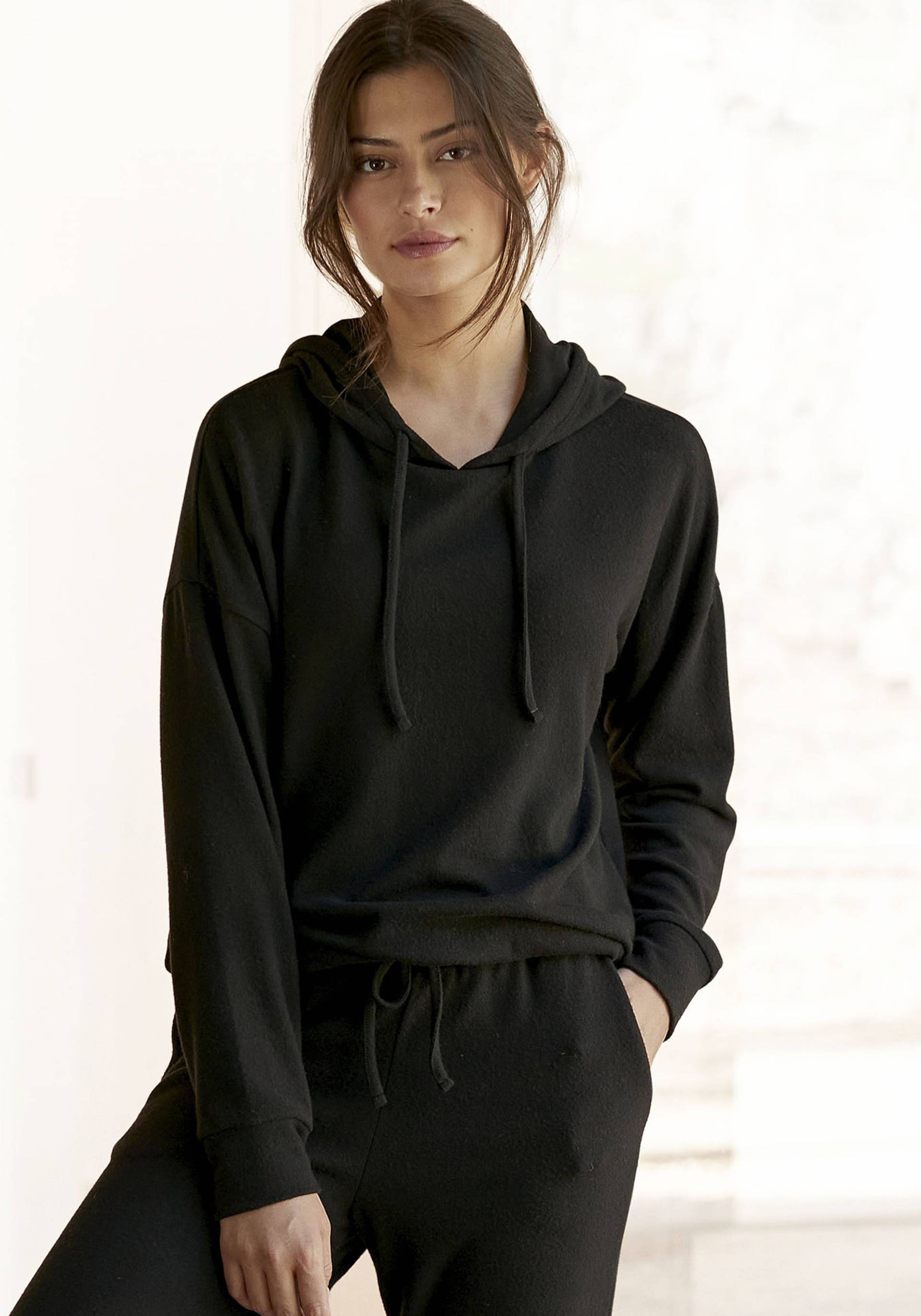 LASCANA Kapuzenpullover, Loungepullover in lässiger Form, Loungewear LASCANA Kapuzenpullover, Loungepullover in lässiger Form, Loungewear von Lascana