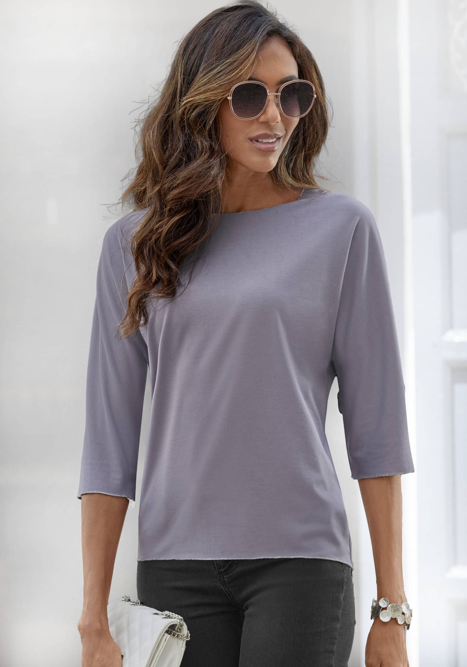 LASCANA Rundhalsshirt »mit eleganten Glitzerabschlüssen«, aus pflegeleichter Qualität LASCANA Rundhalsshirt »mit eleganten Glitzerabschlüssen«, aus pflegeleichter Qualität von Lascana