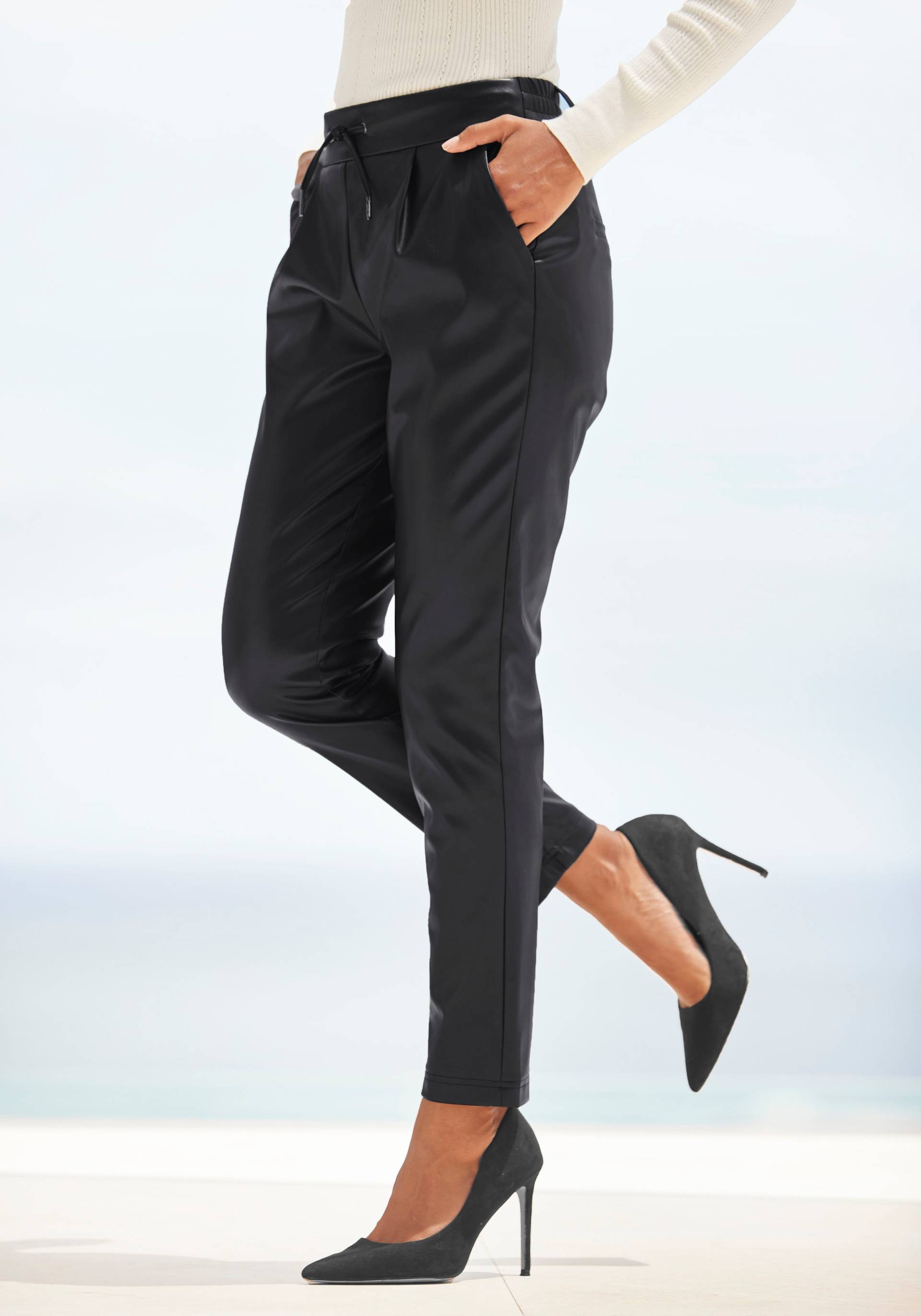 LASCANA Schlupfhose, aus Lederimitat, bequeme Stoffhose, elegant-chic LASCANA Schlupfhose, aus Lederimitat, bequeme Stoffhose, elegant-chic von Lascana