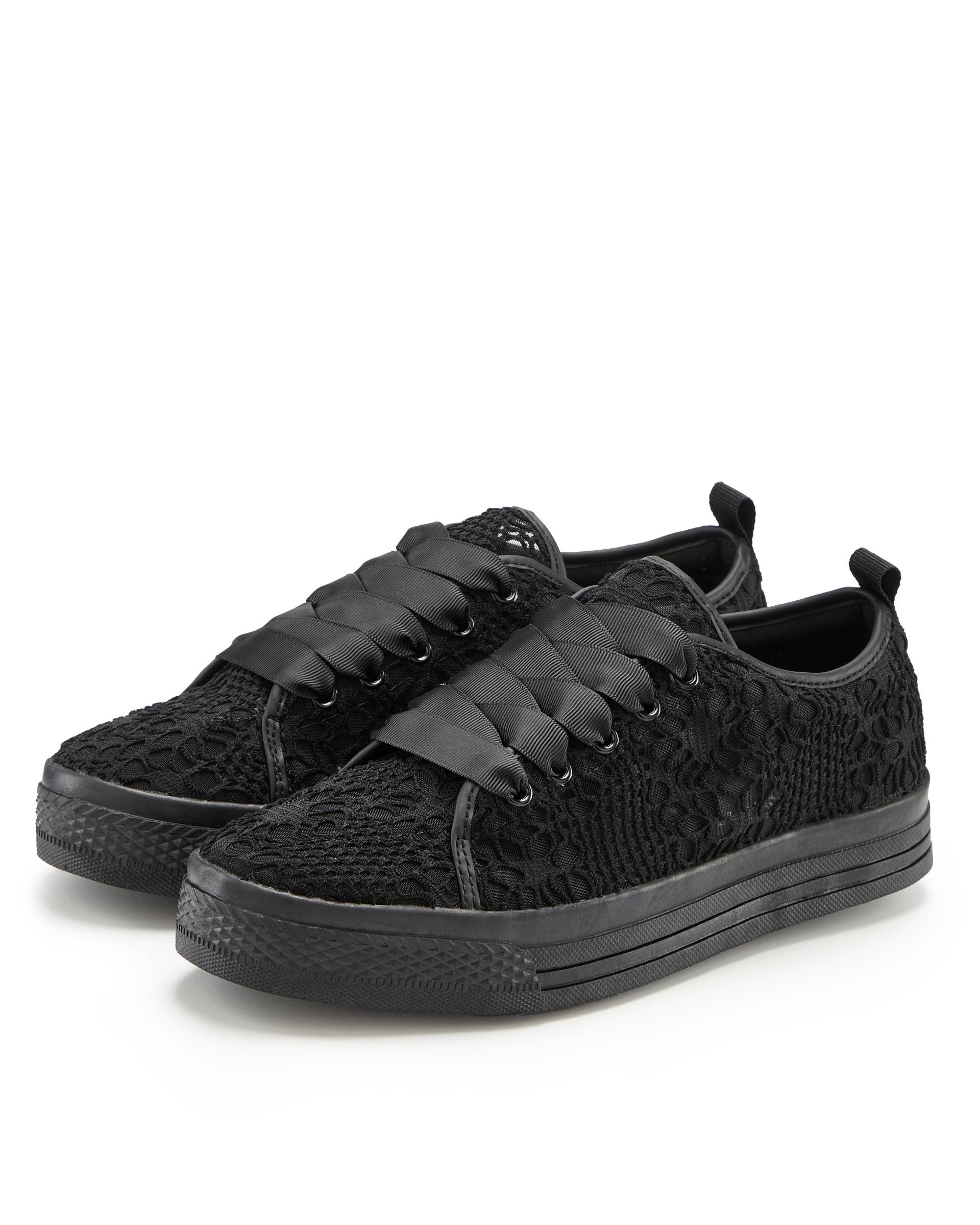 LASCANA Sneaker, mit leichter Plateausohle und Spitze, Schnürhalbschuhe, Freizeitschuhe von Lascana