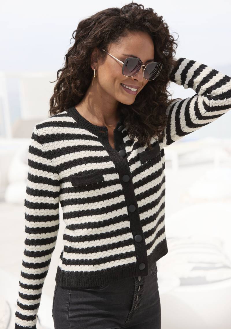 LASCANA Strickjacke, mit Streifenmuster, Kontrastbündchen, markante Knopfleiste von Lascana