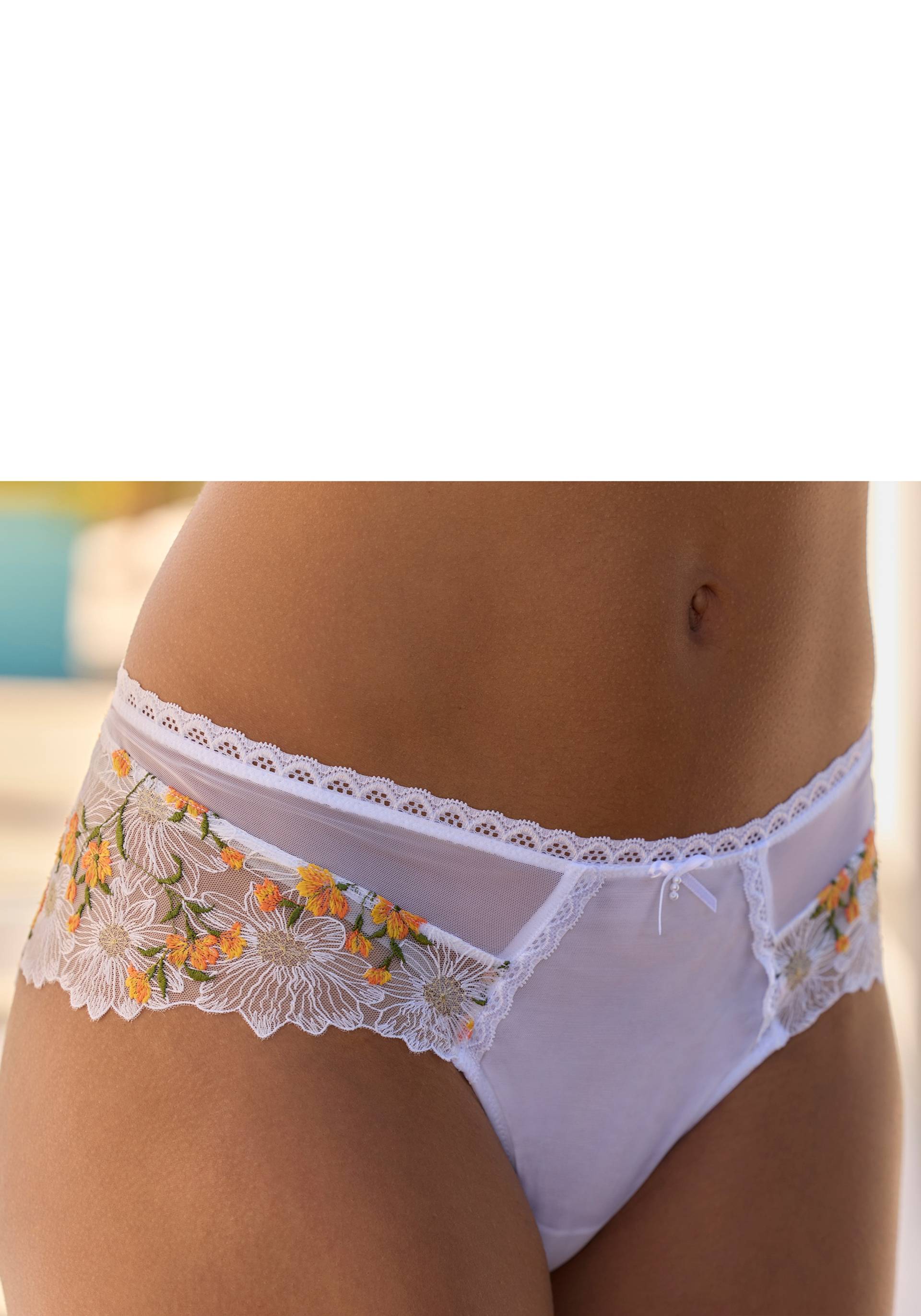 LASCANA Stringpanty, aus zarter, floraler Stickereispitze und weichem Soft-Mesh LASCANA Stringpanty, aus zarter, floraler Stickereispitze und weichem Soft-Mesh von Lascana